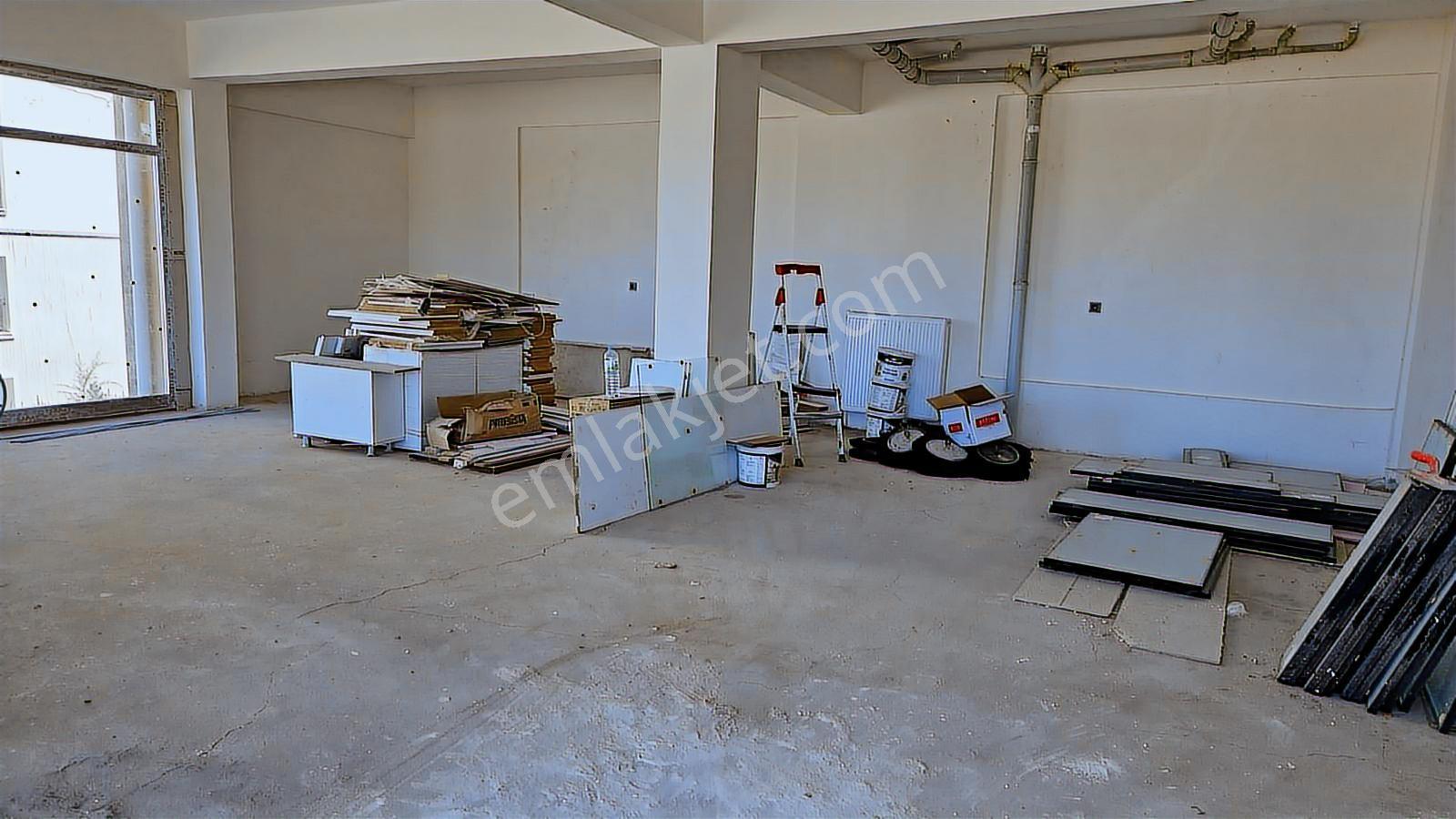 Resmi Tapu Devirli- 133 M2 Muhteşem Lokasyon Dükkan - Görsel 2
