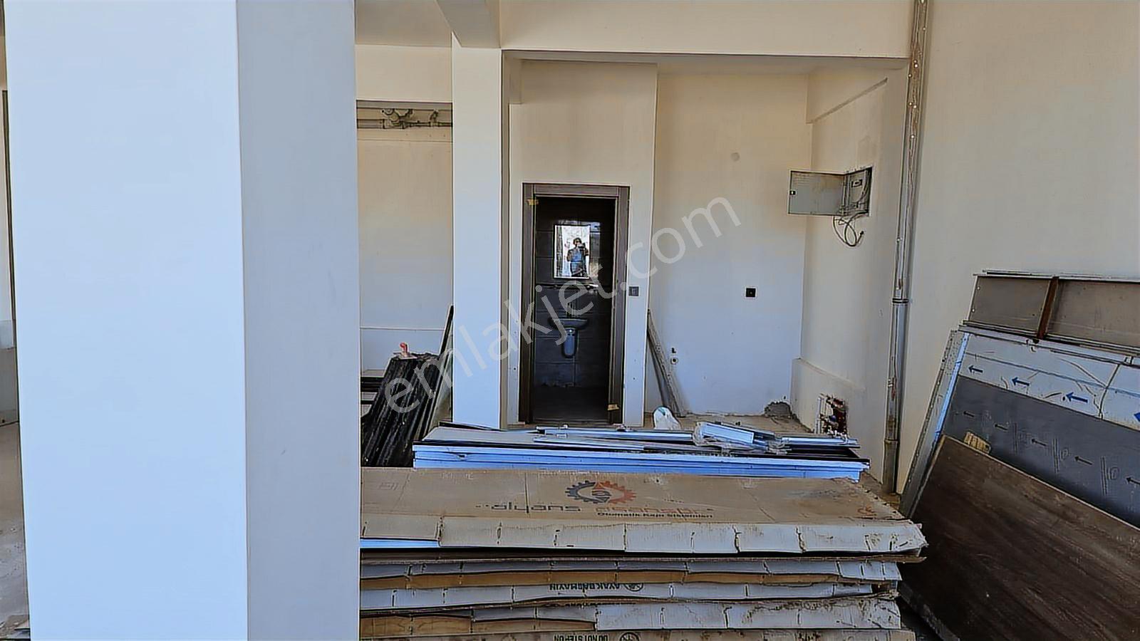 Resmi Tapu Devirli- 133 M2 Muhteşem Lokasyon Dükkan - Görsel 3