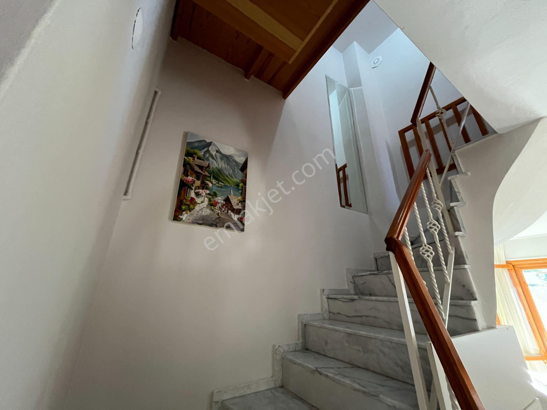 Eski Foça'da Havuzlu Sitede Denize Yakın Kiralık Villa - Görsel 10