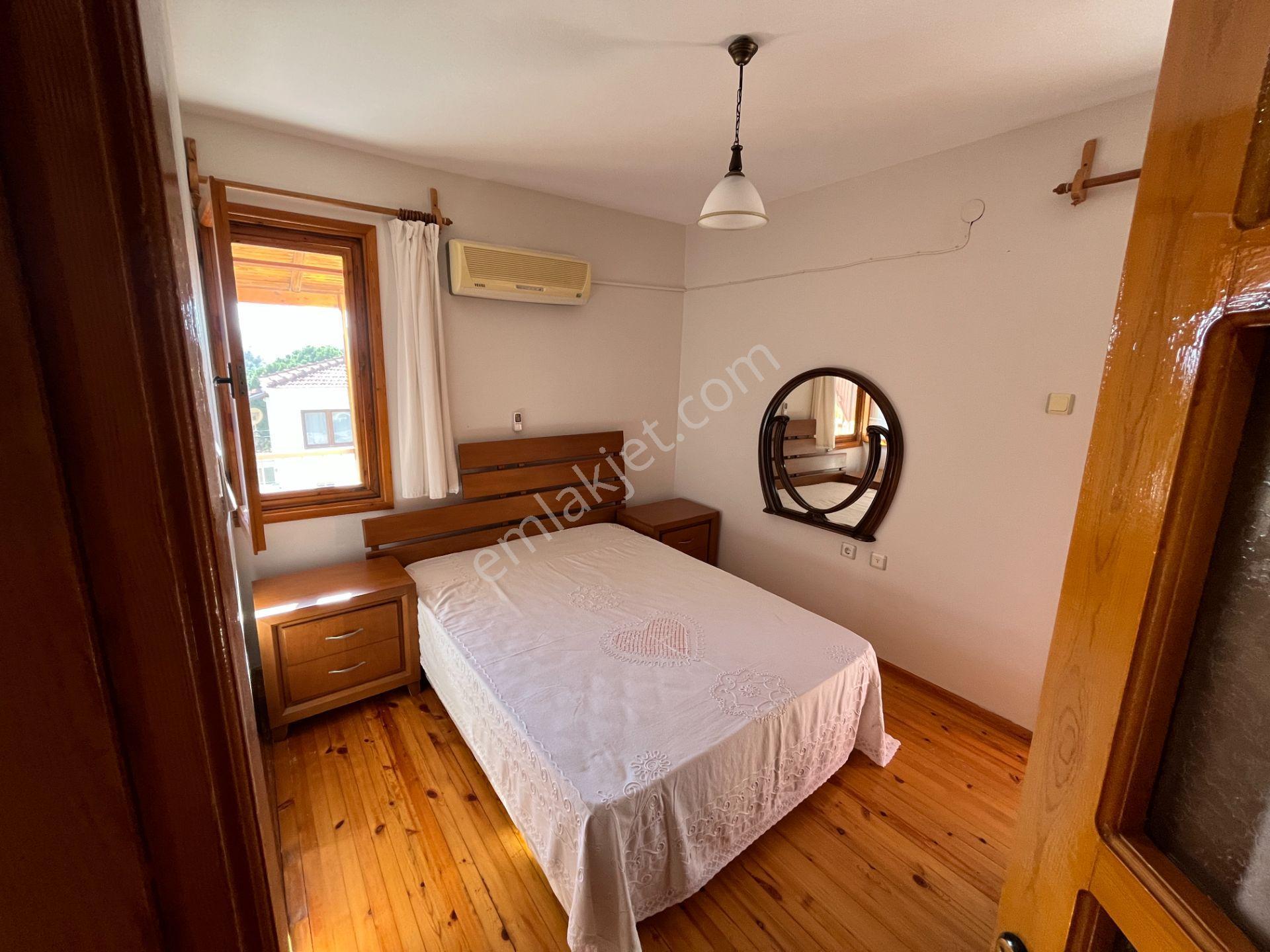 Eski Foça'da Havuzlu Sitede Denize Yakın Kiralık Villa - Görsel 18