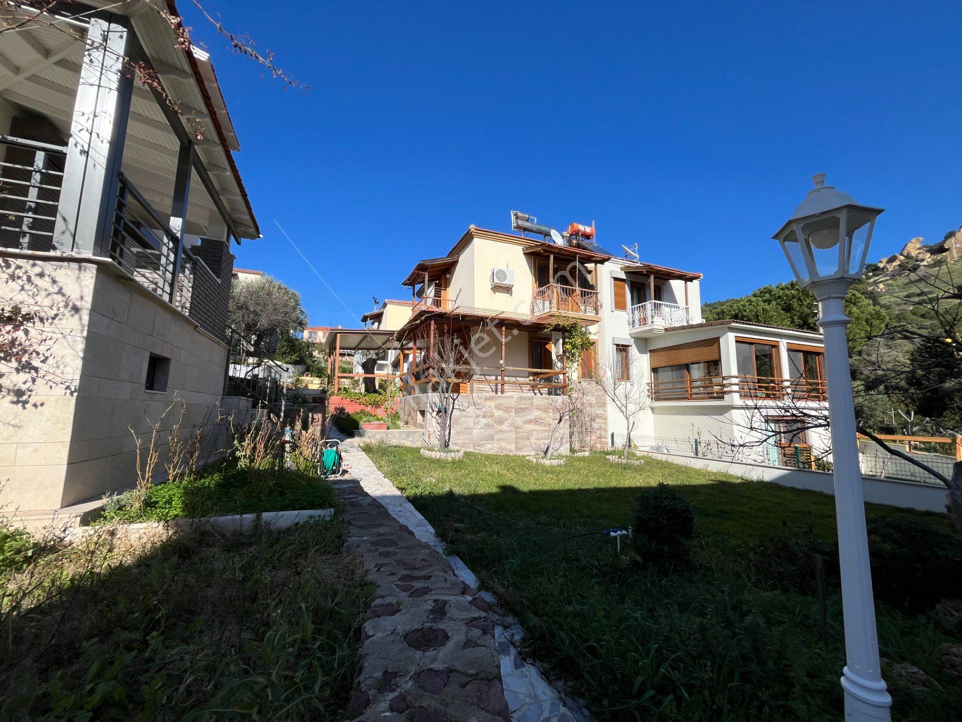 Eski Foça'da Havuzlu Sitede Denize Yakın Kiralık Villa - Görsel 32