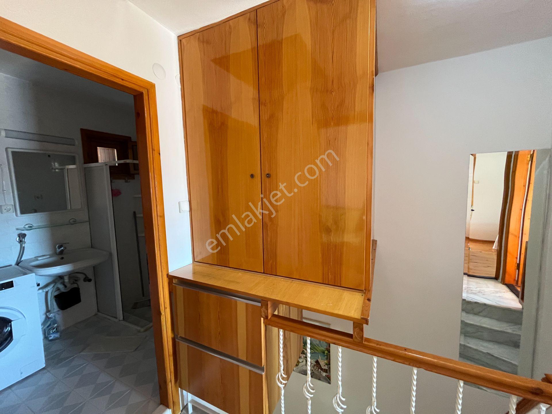 Eski Foça'da Havuzlu Sitede Denize Yakın Kiralık Villa - Görsel 24