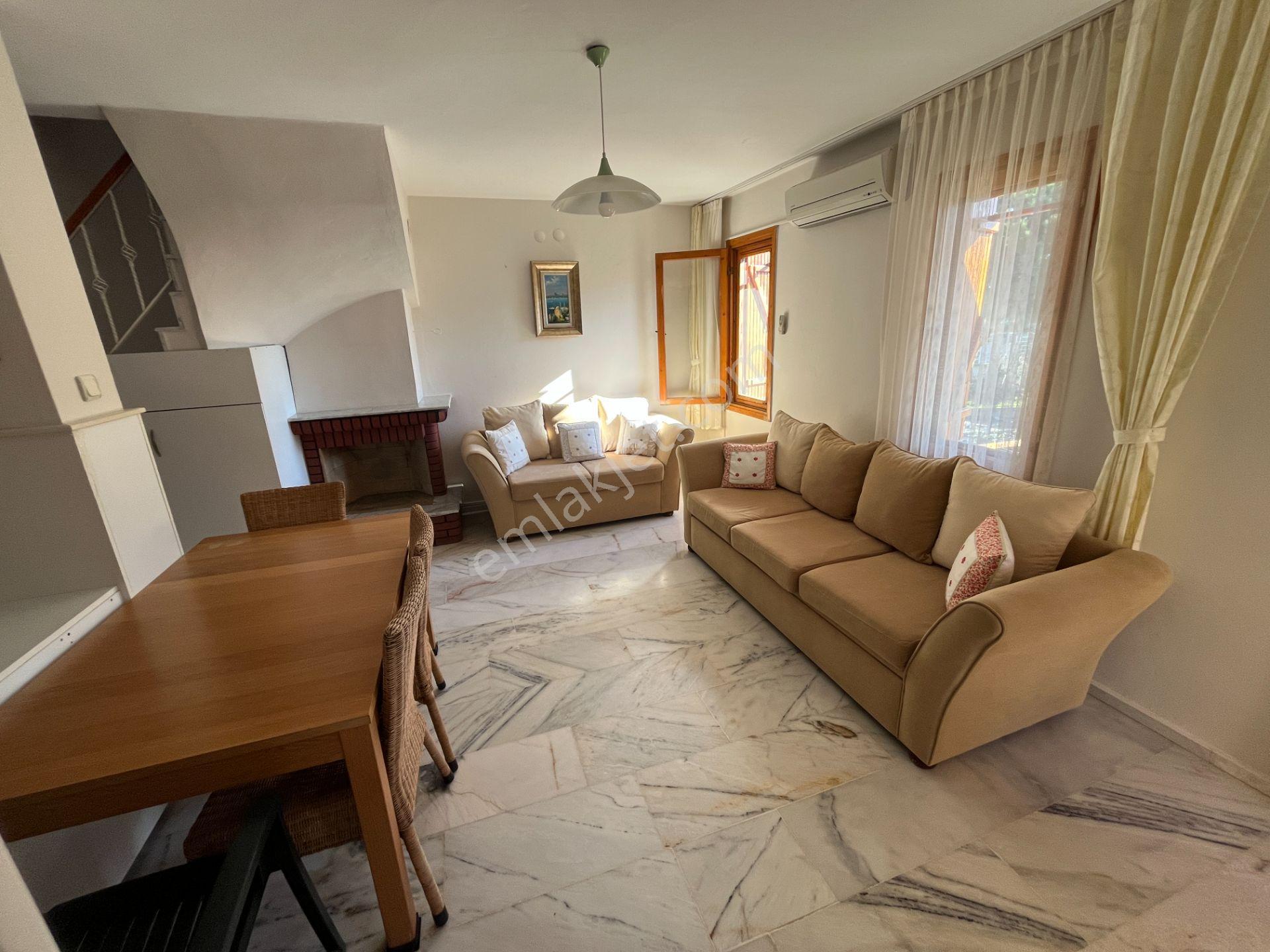 Eski Foça'da Havuzlu Sitede Denize Yakın Kiralık Villa - Görsel 19