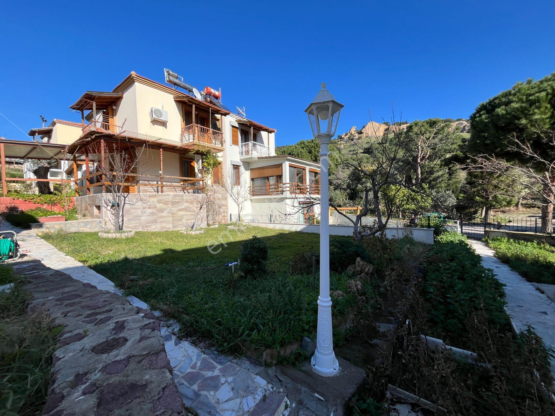 Eski Foça'da Havuzlu Sitede Denize Yakın Kiralık Villa - Görsel 31