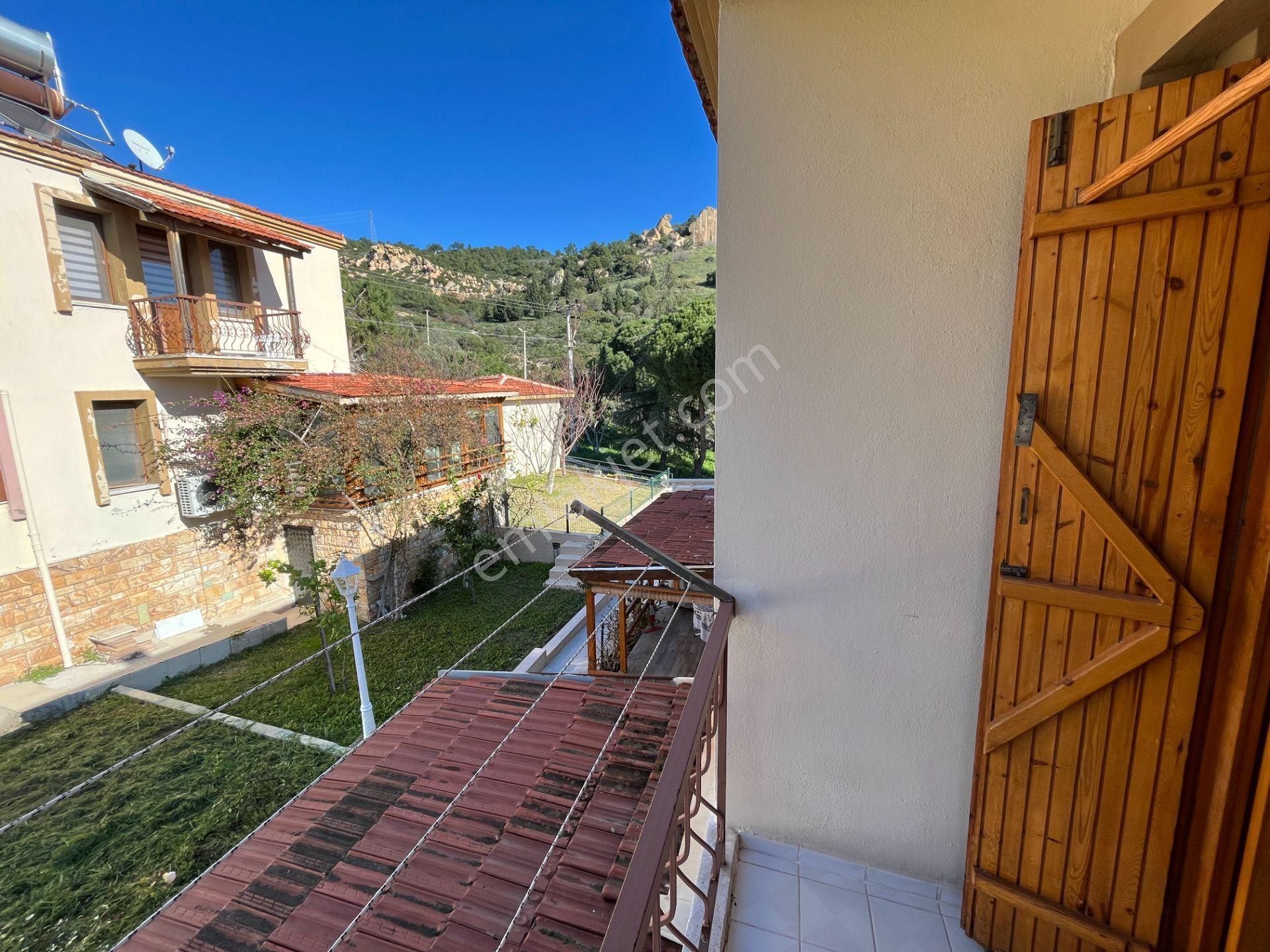 Eski Foça'da Havuzlu Sitede Denize Yakın Kiralık Villa - Görsel 8