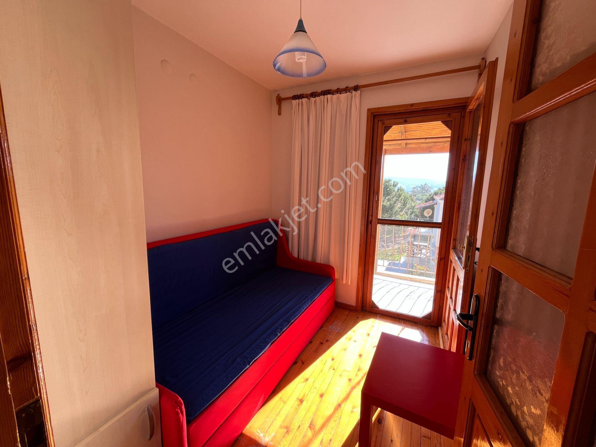 Eski Foça'da Havuzlu Sitede Denize Yakın Kiralık Villa - Görsel 9