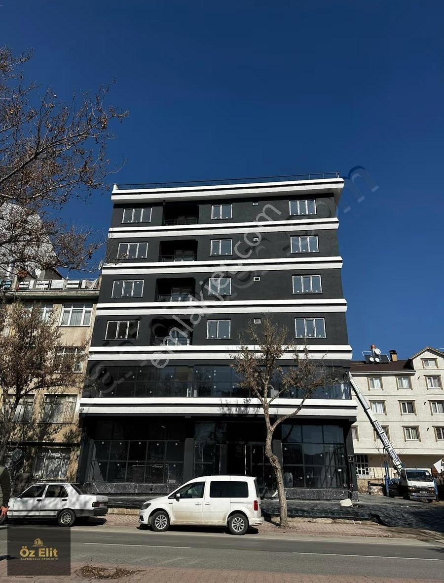 Öz Elit Gayrimenkul Den Muhacır Pazarı- Larende Satlık Ofis