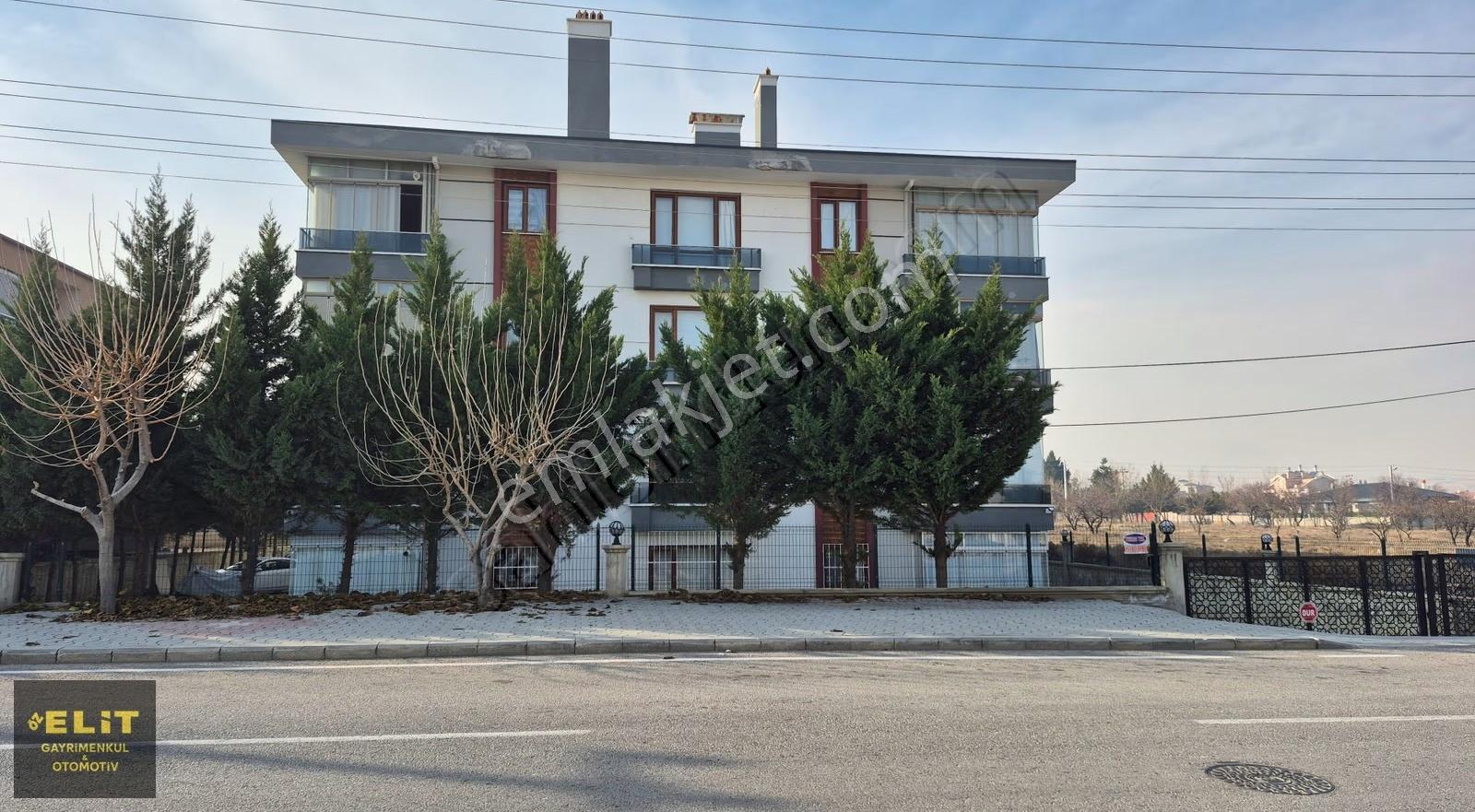 Öz Elit'den Abdülhamid Han Cad. Satılık 3+1 Geniş Daire