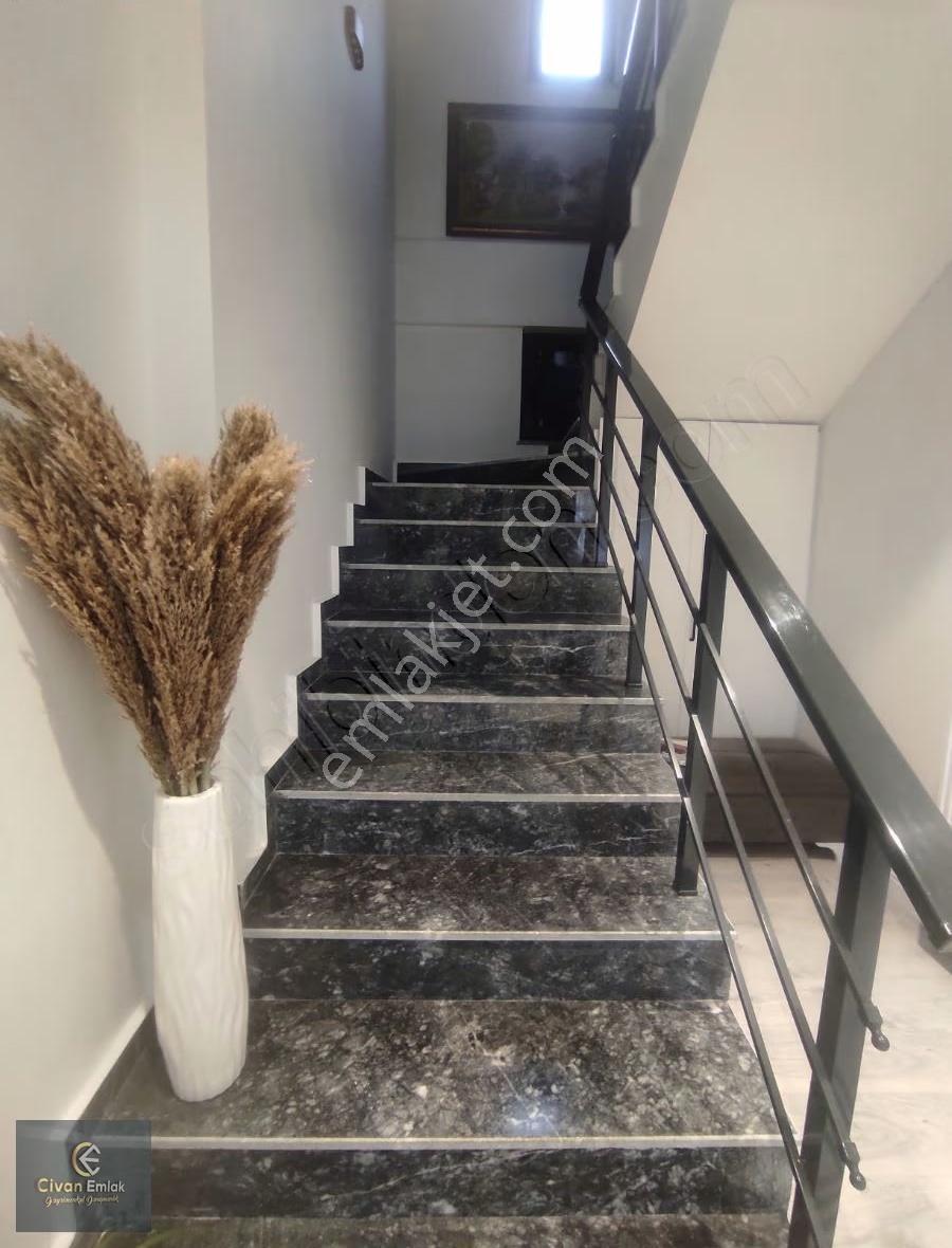 Civan'dan Kurugökçe'de 3 Yıllık, Deniz Ve Göl Manzaralı Villa - Görsel 15
