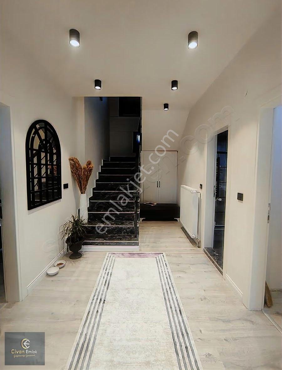 Civan'dan Kurugökçe'de 3 Yıllık, Deniz Ve Göl Manzaralı Villa - Görsel 7