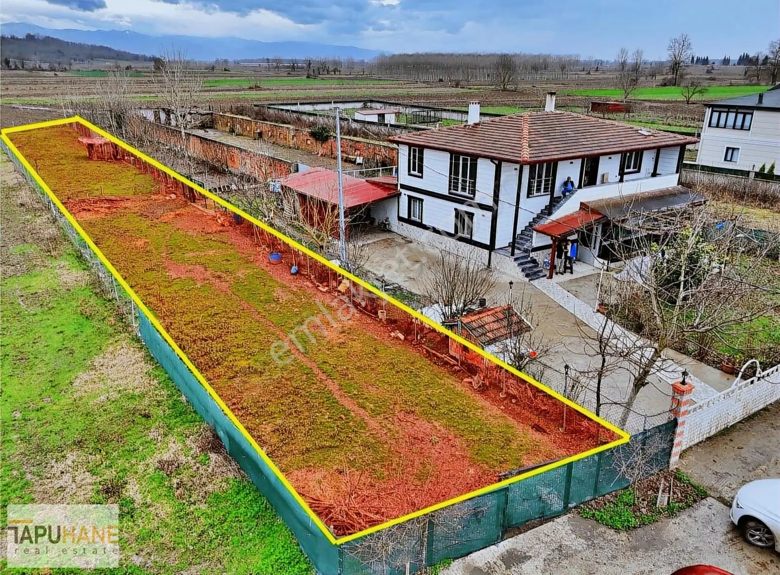 Tapuhane'den A. Çalıca Köyünde 1ooo M2 Satılık Arsa