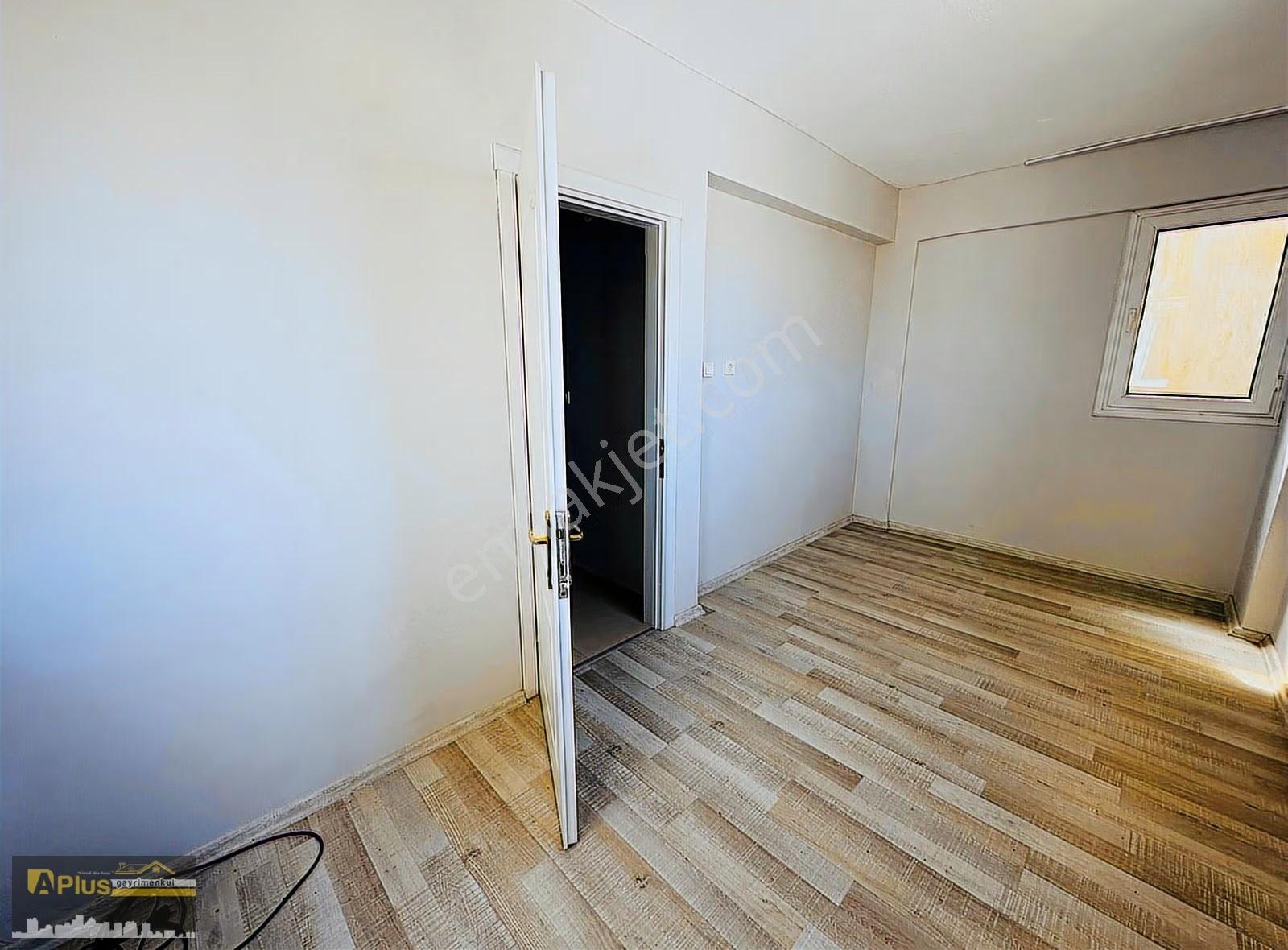 A Plus Gayrimenkulden Merkezi Konumda 2+1 Satılık Daire - Görsel 14