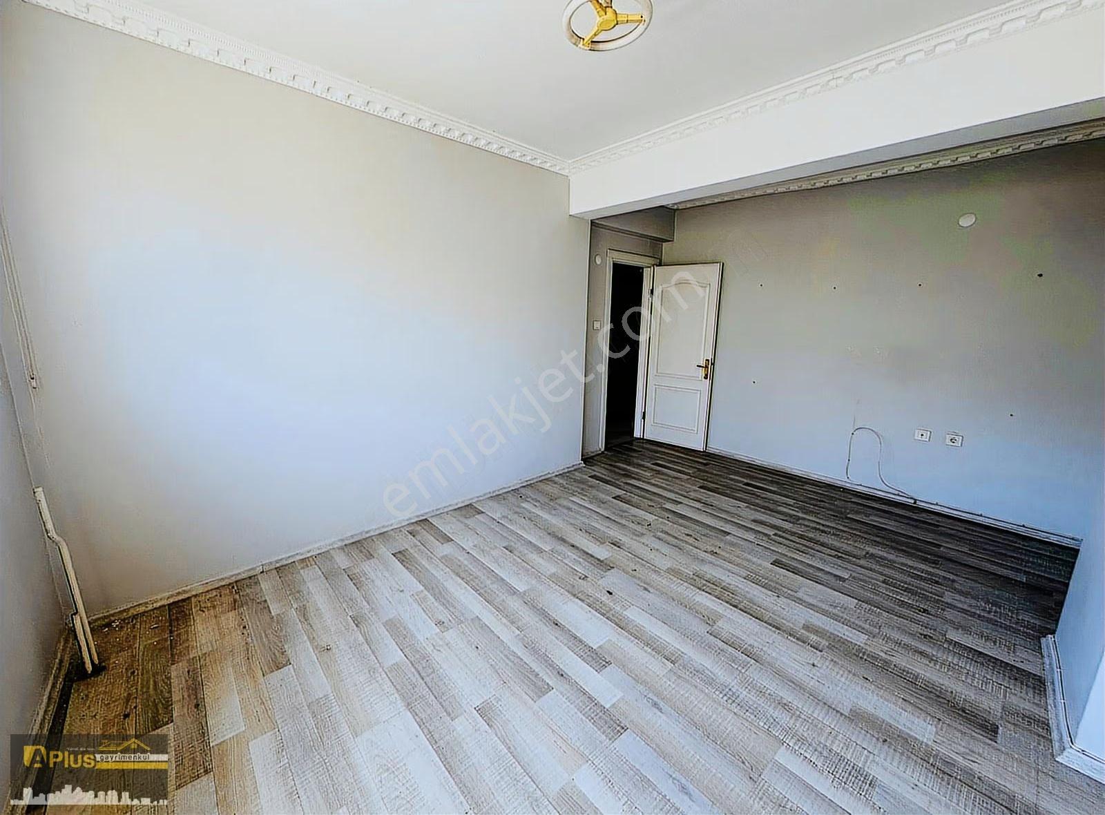A Plus Gayrimenkulden Merkezi Konumda 2+1 Satılık Daire - Görsel 13
