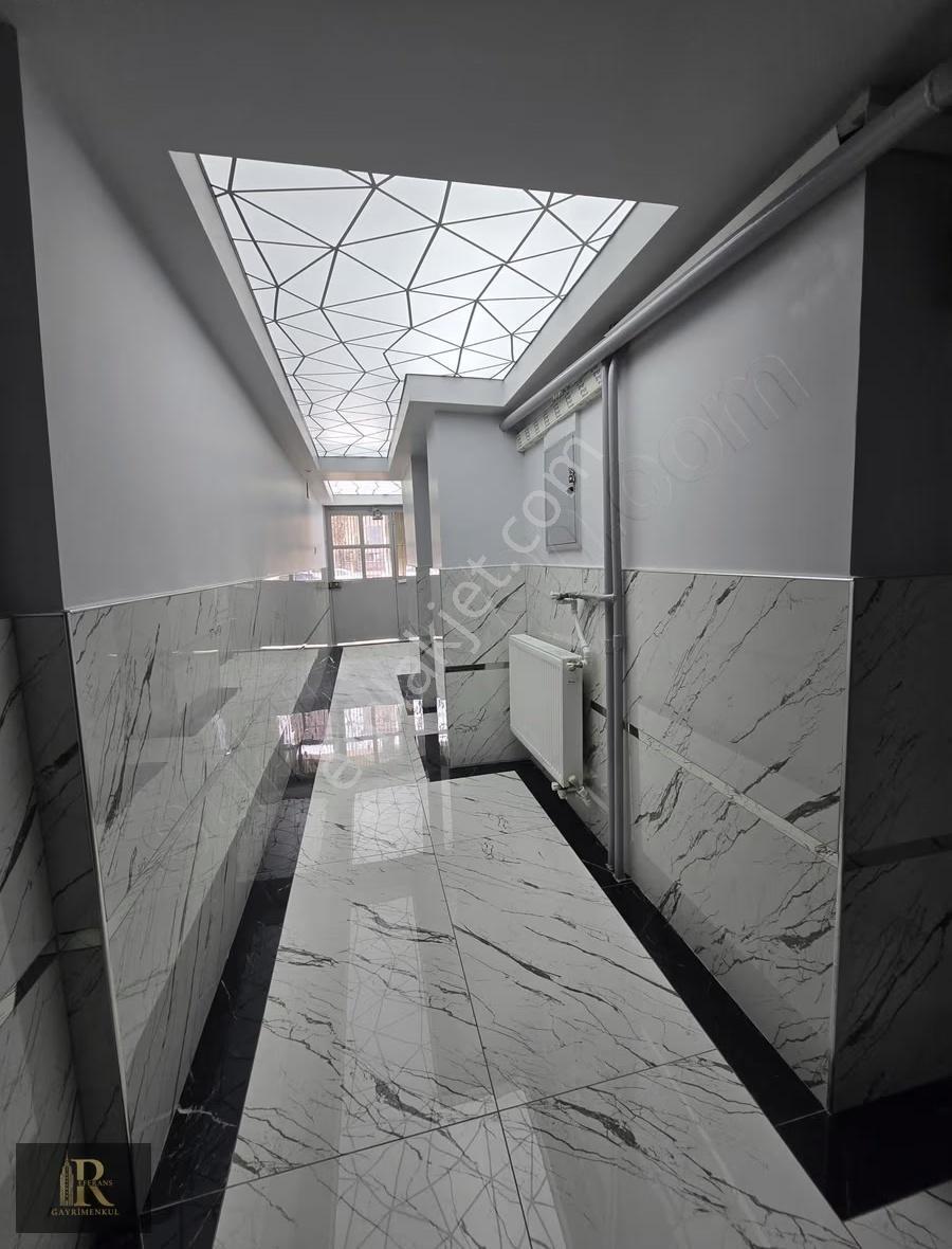 Strazburg Caddesinde Satılık Prestijli 2+1 Ofis&büro - Görsel 27