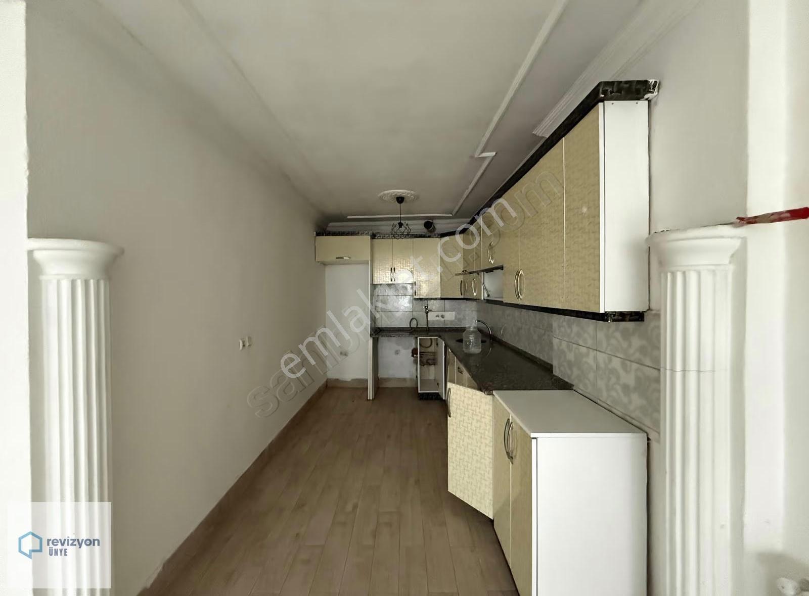 Revizyon'dan ''cadde Üstünde'' Kiralık Daire Fırsatı - Görsel 2