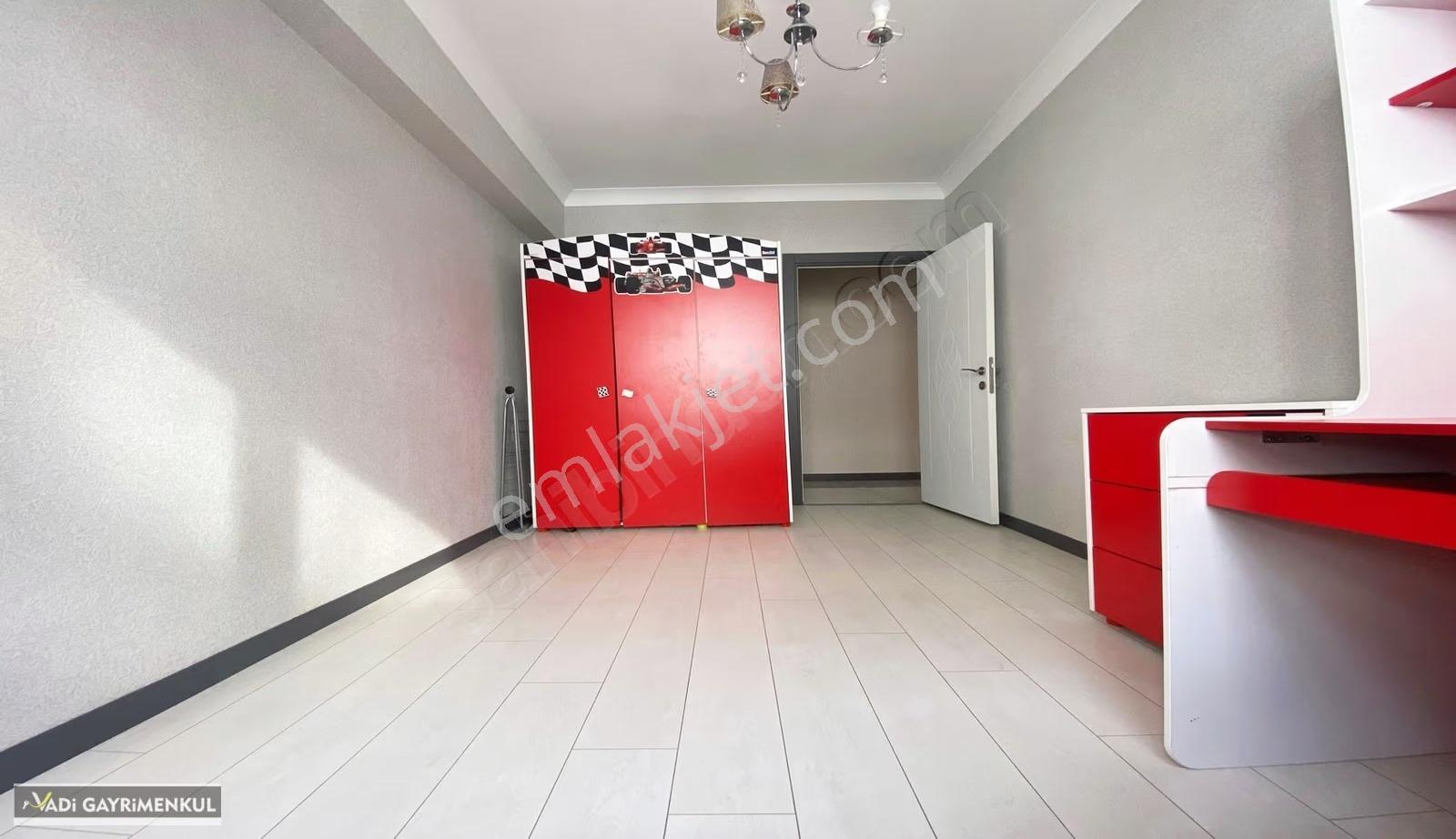Vadi'den Karakaya'da-geniş Mutfak-teras Balkon-e.banyo-ferah-4+1 - Görsel 14