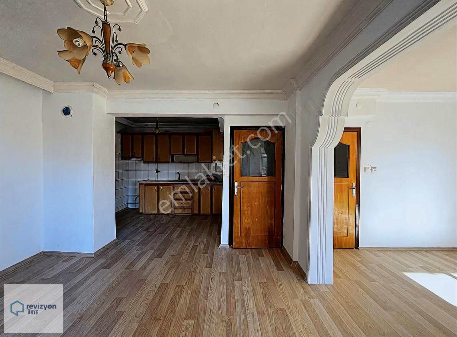 Revizyon'dan Meydana 1 Adım 3+1 Kiralık Doğalgazlı - Görsel 3