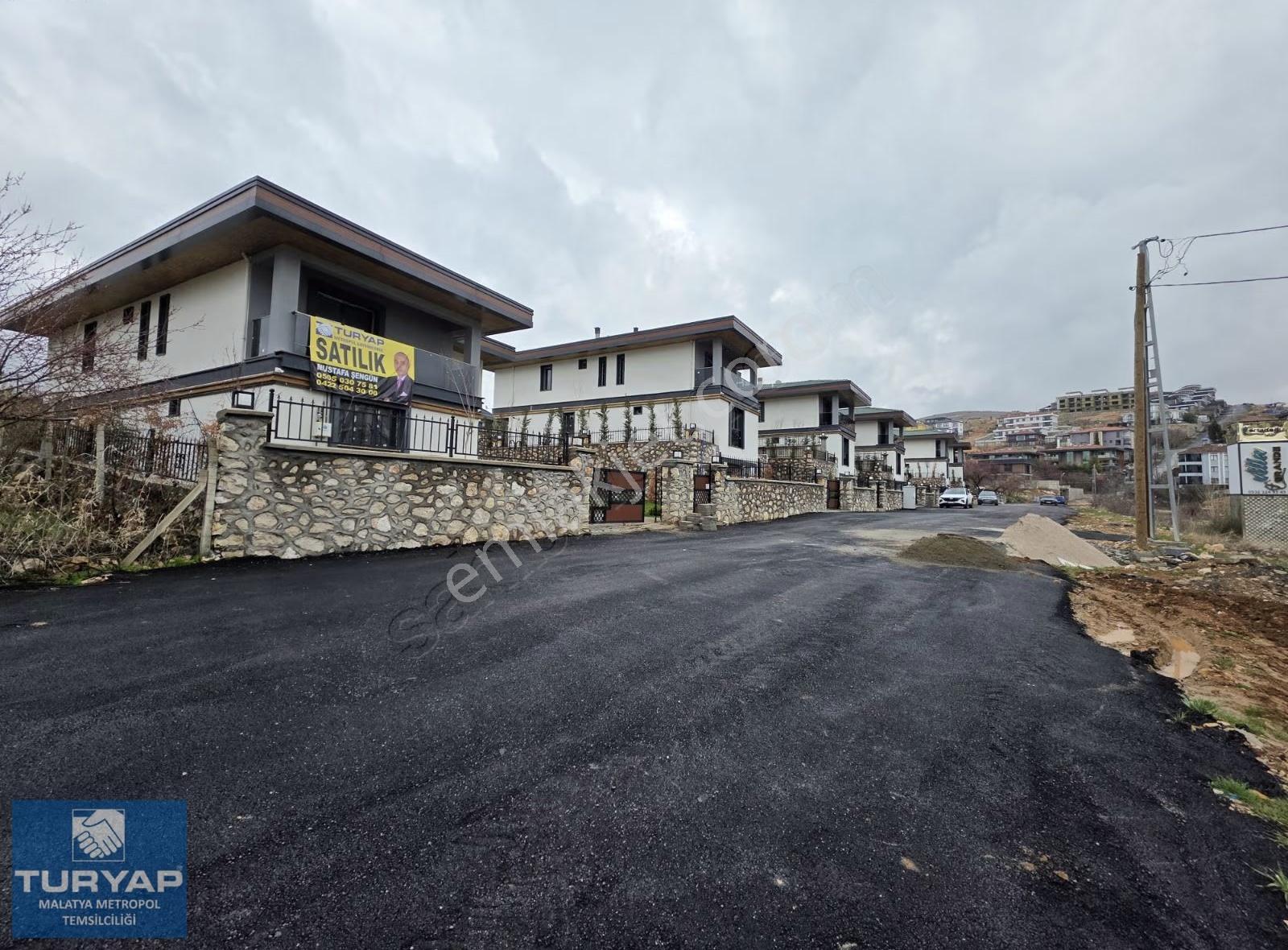 Turyap Metropolden Tecde Kanal Üstünde Satılık 5+1 Premium Villa - Görsel 23