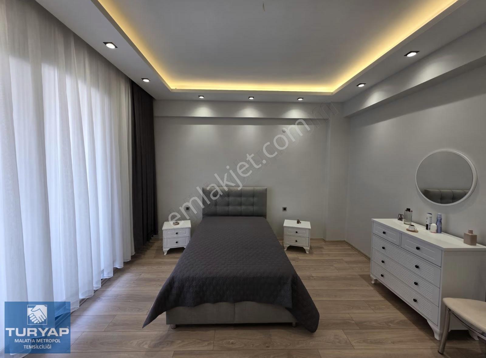 Turyap Metropolden Tecde Kanal Üstünde Satılık 5+1 Premium Villa - Görsel 4