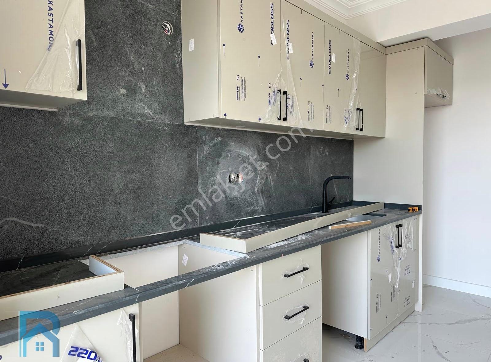 Karasu İlçe Merkezi Ve Denize Yakın Sıfır Mutfak Ayrı Ebev.banyo - Görsel 16