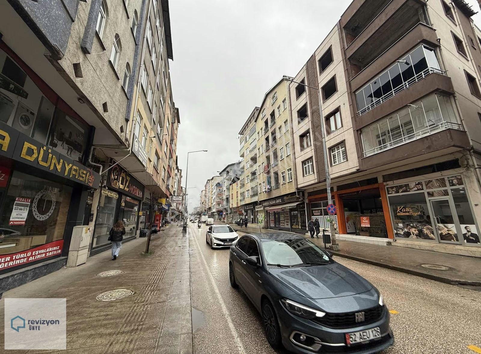 Revizyon'dan Niksar Caddesi Üzerinde Veteriner Mevki 2+1 - Görsel 13
