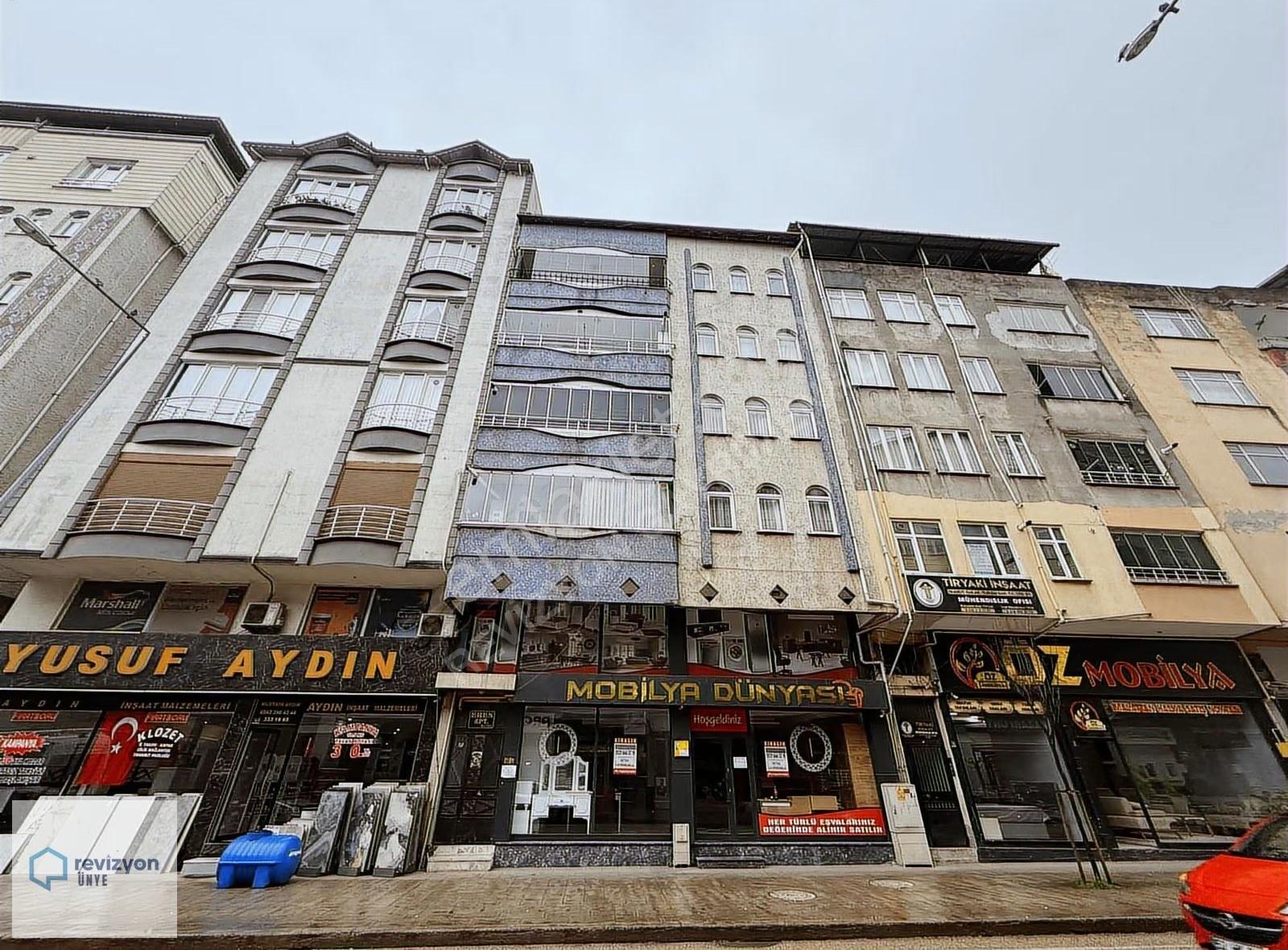 Revizyon'dan Niksar Caddesi Üzerinde Veteriner Mevki 2+1