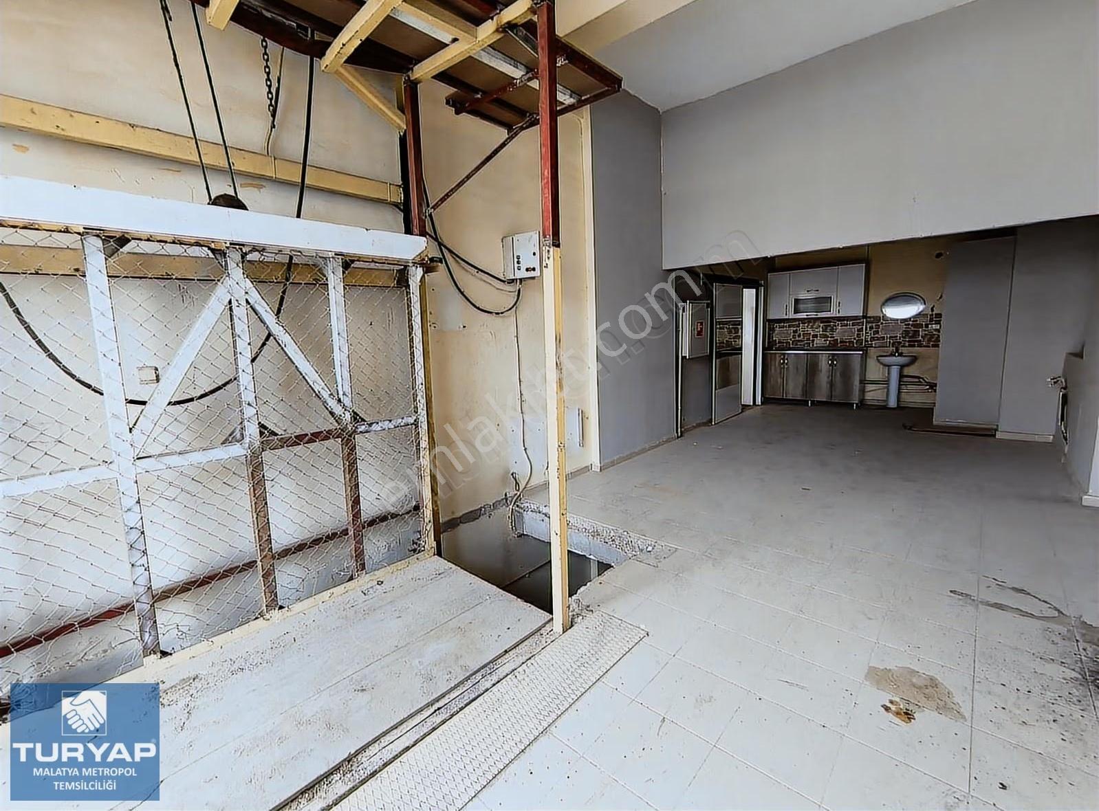 Turyap Metropol'den Salköprü Mahallesi'nde Satılık 185 M² Dükkan - Görsel 3