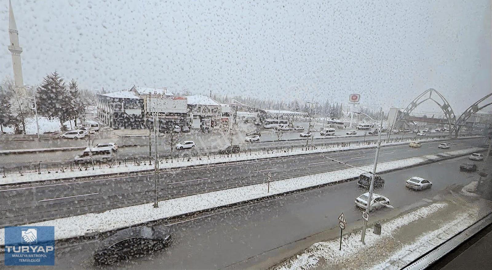 Turyap Metropol'den Çevre Yolu Üstünde Kiralık Ofis - Görsel 11