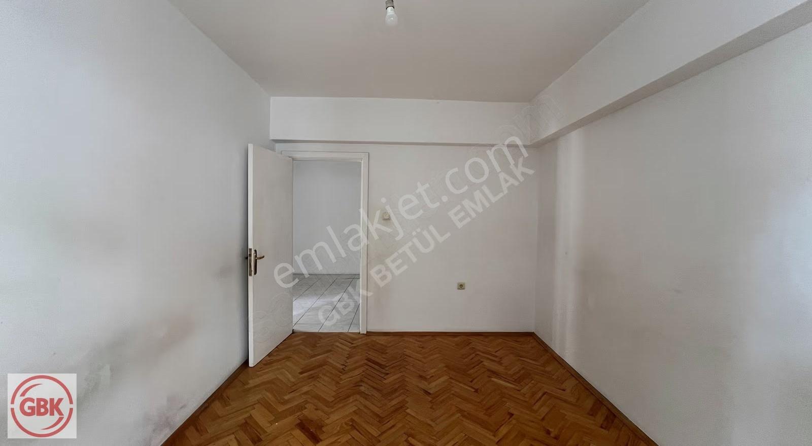 2+1 Kiralık Geniş Daire Ulaşımı Çok İyi Konumda - Görsel 6