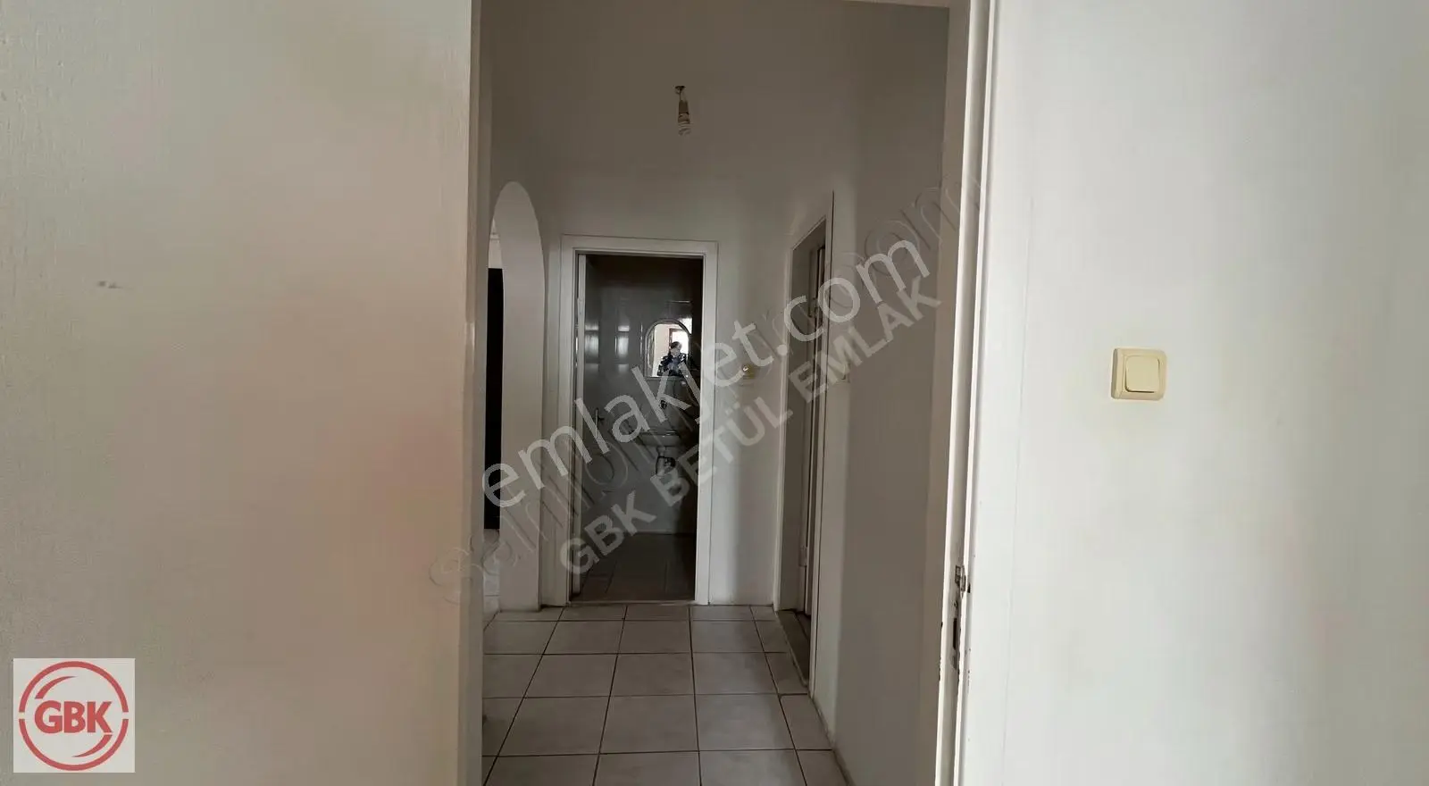 2+1 Kiralık Geniş Daire Ulaşımı Çok İyi Konumda - Görsel 3