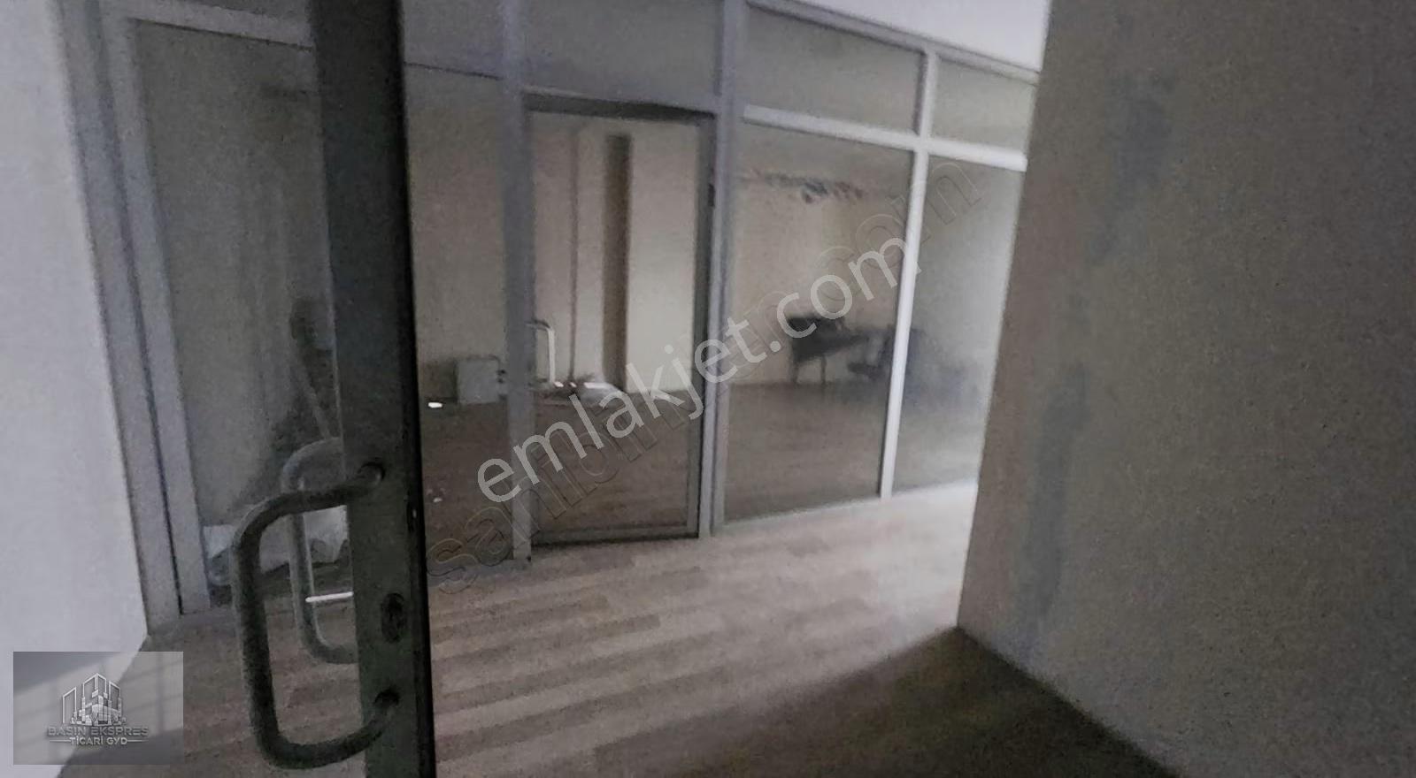 Enes Yeterden Cadde Üzerinde Kısmen Müstakil Plaza - Görsel 19