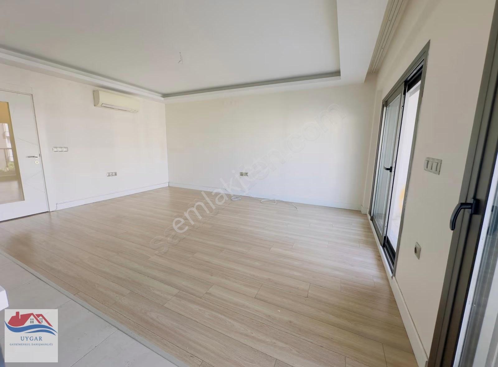 Karşıyaka Bostanlı Atakent Bivalvia Sitesinde Satılık 2+1 Daire - Görsel 3