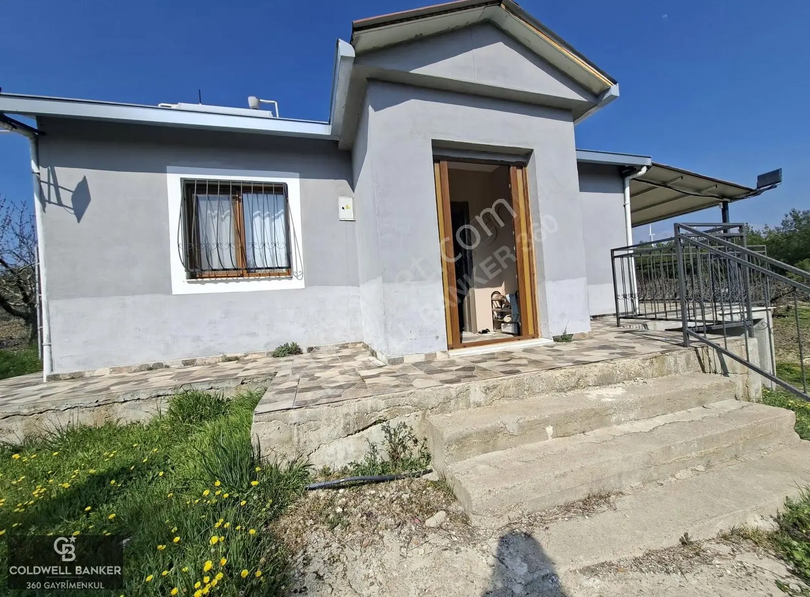Bornova Yakaköyde Satılık Bağ Ve 2+1 Ev