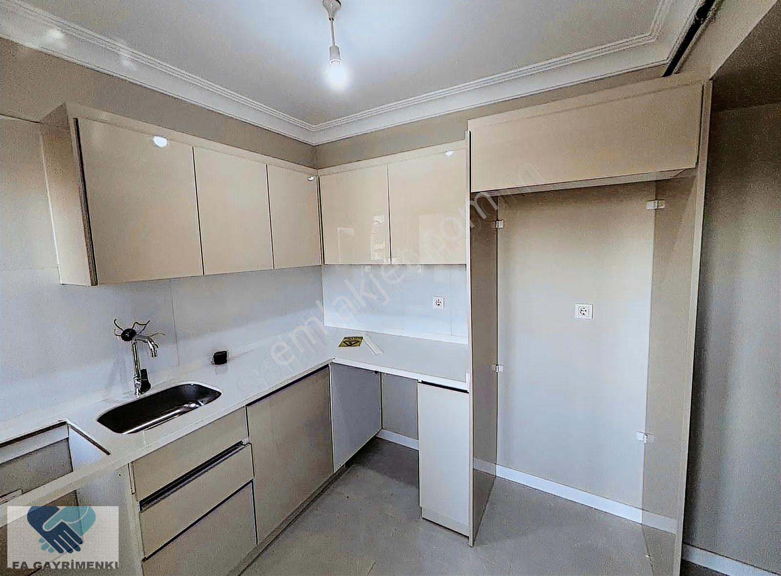 Merdivenköy'de Satılık 3+1 Dubleks Teraslı Daire - Görsel 32