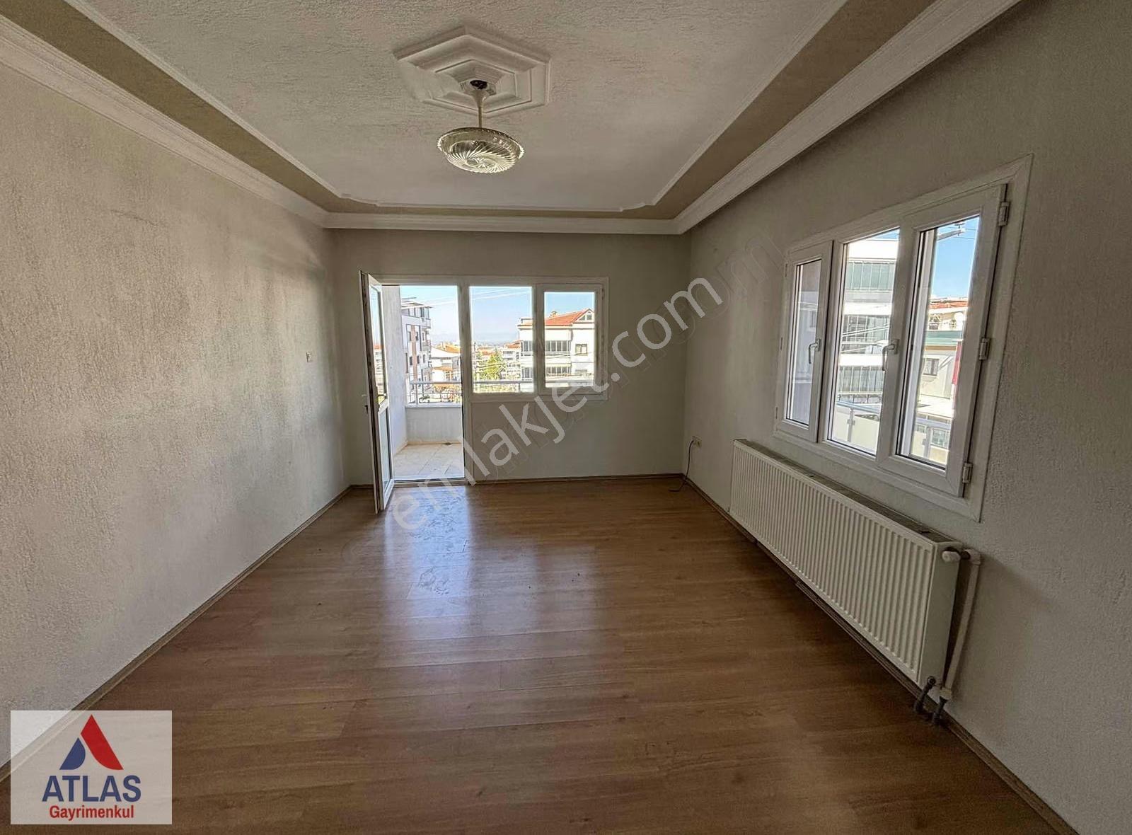 Atlastan Ergenekon Mahallesi Pazaryeri Civarı 4+1 Kiralık Daire - Görsel 4