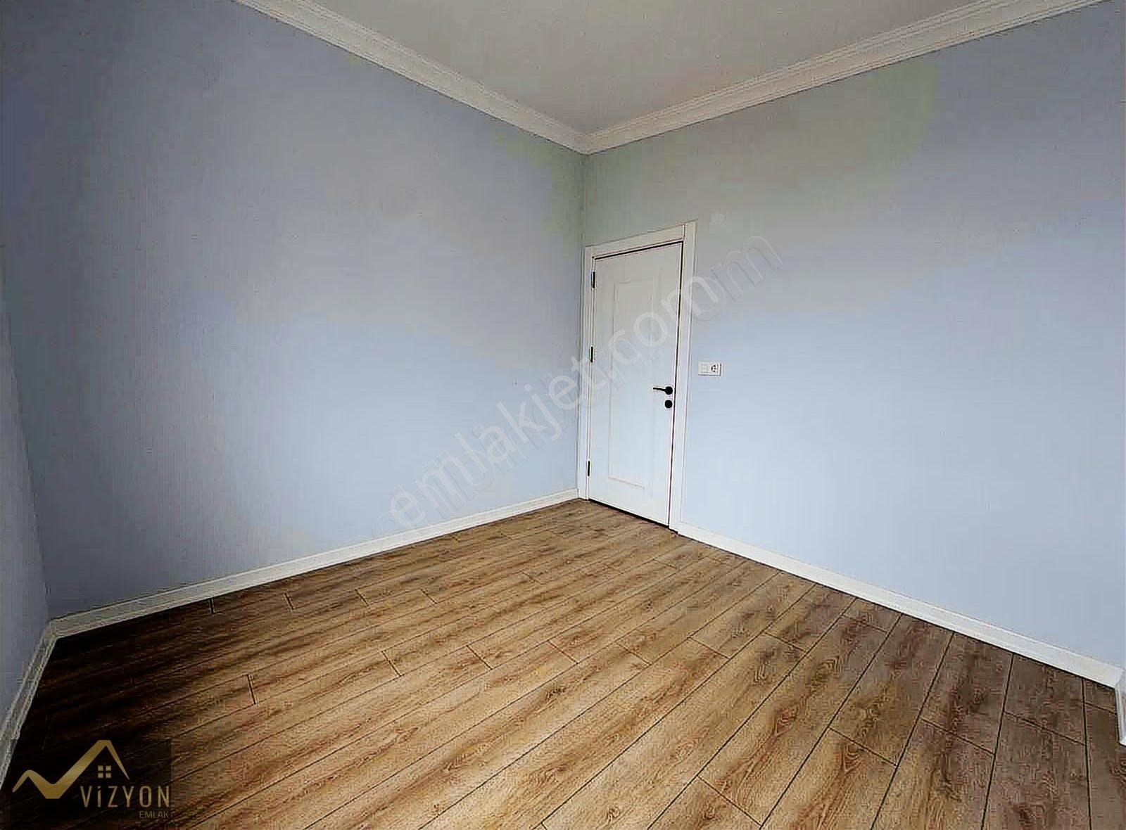 Tuzla Cadesinde Asansörlü + Kapalı Otoparklı Lüks 4+1 - Görsel 8