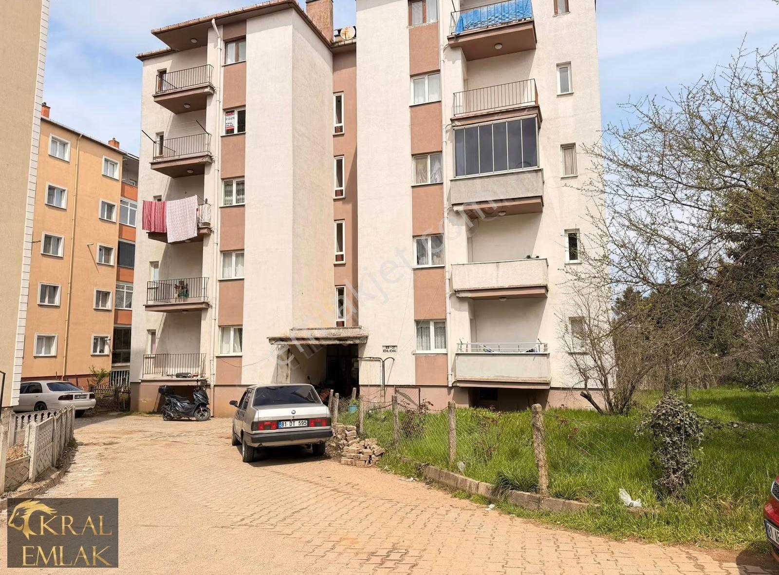 Ayazlı Mahallesinde Deniz Manzaralı 3+1 Satılık Daire