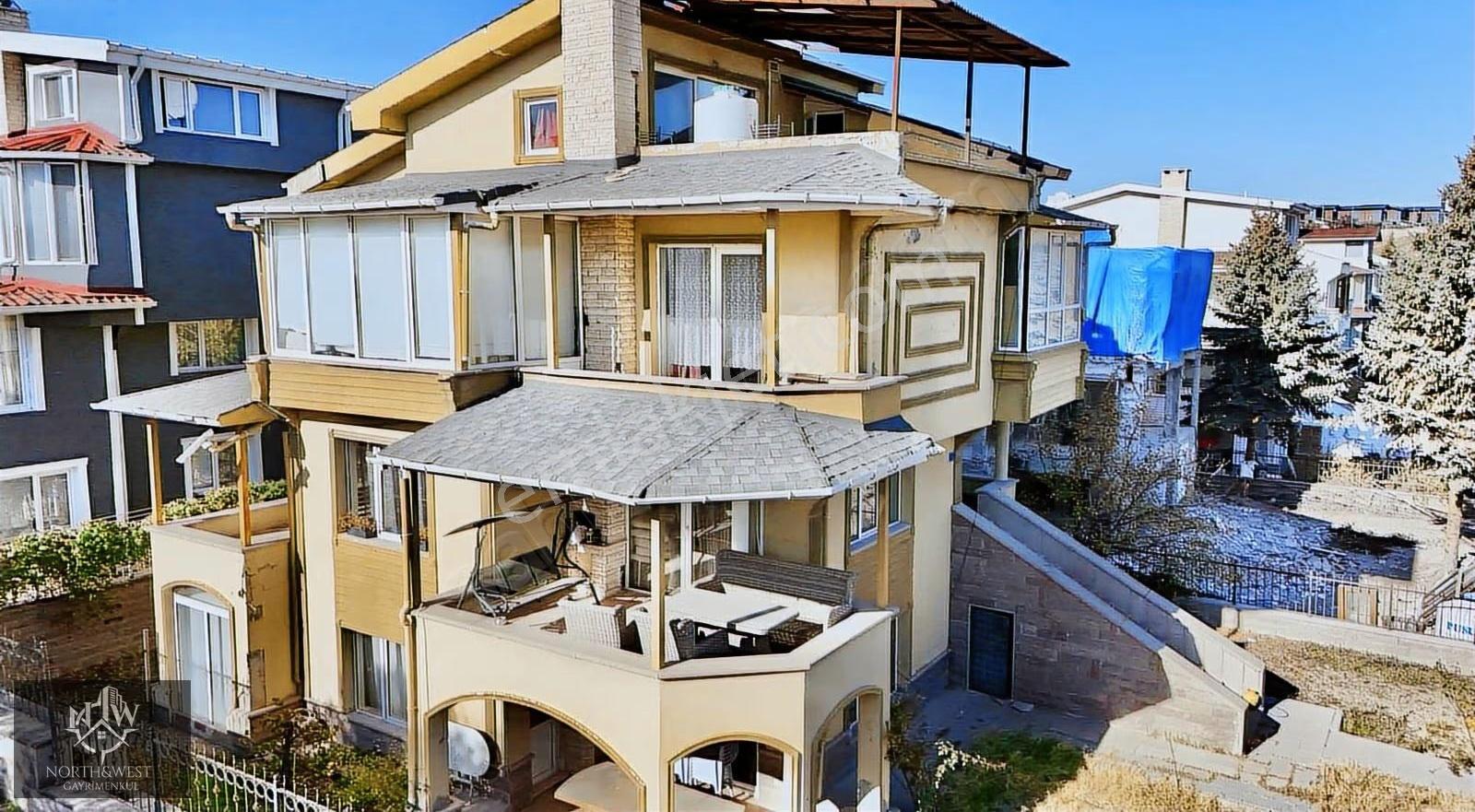 North&west'ten Gölbaşı Gökkuşağı Sitesinde Satılık 4+2 Villa - Görsel 25