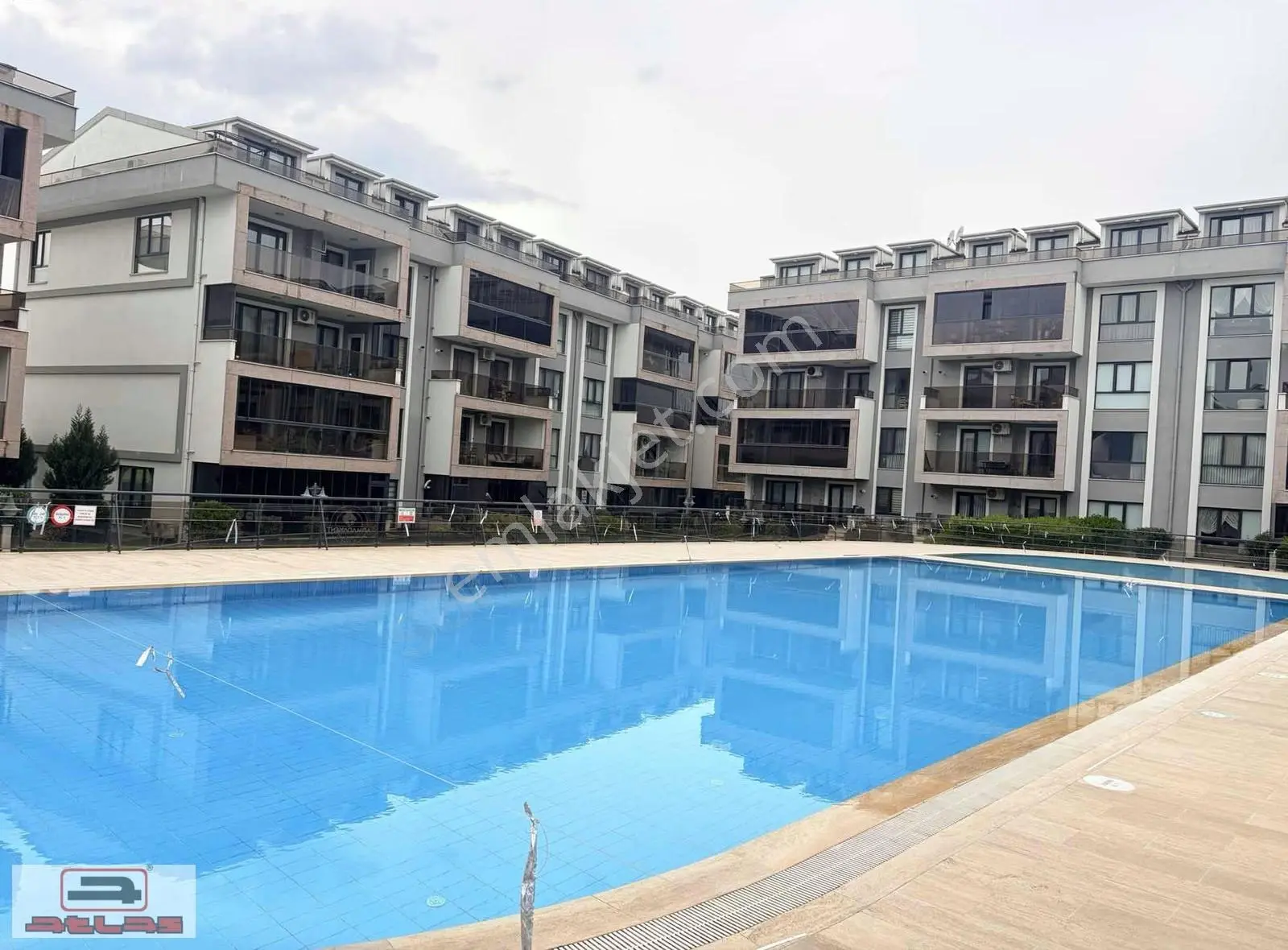 Armada 6'da Havuz Ve Cadde Cephe Full Eşyalı Satılık Lüks Daire
