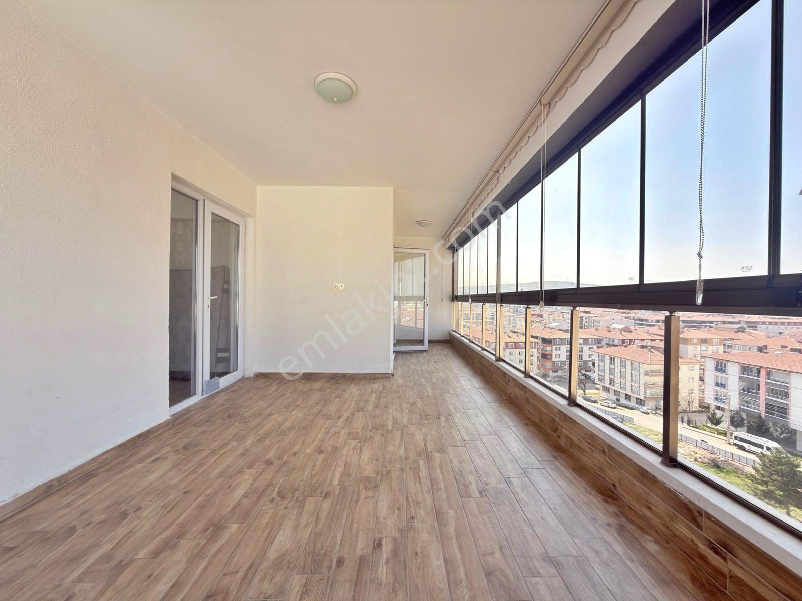 **yıldız'dan 7/24 Güvenlikli Sitede Merkezde Çift Balkon 3.5+1* - Görsel 13
