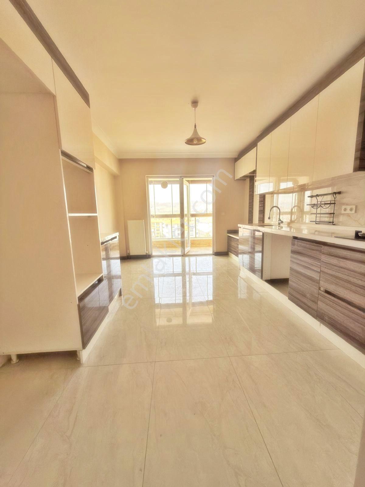 **yıldız'dan 7/24 Güvenlikli Sitede Merkezde Çift Balkon 3.5+1* - Görsel 8