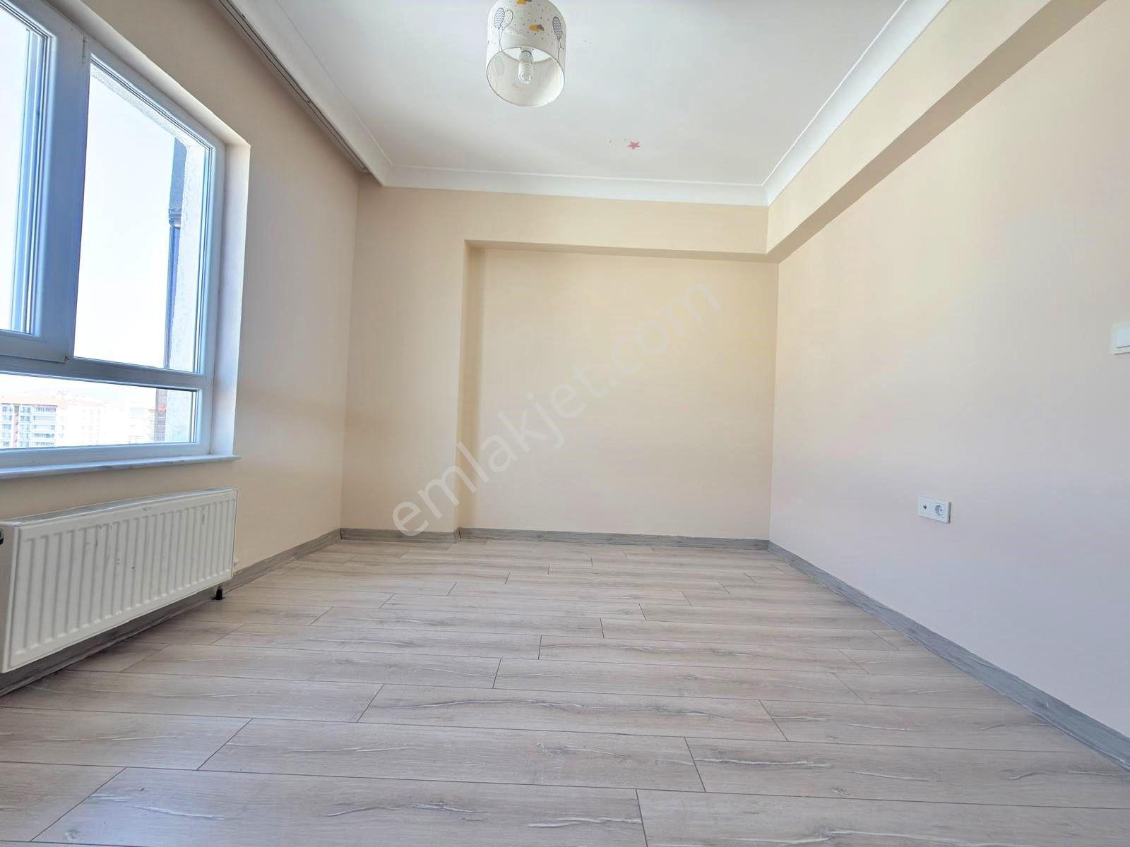 **yıldız'dan 7/24 Güvenlikli Sitede Merkezde Çift Balkon 3.5+1* - Görsel 24