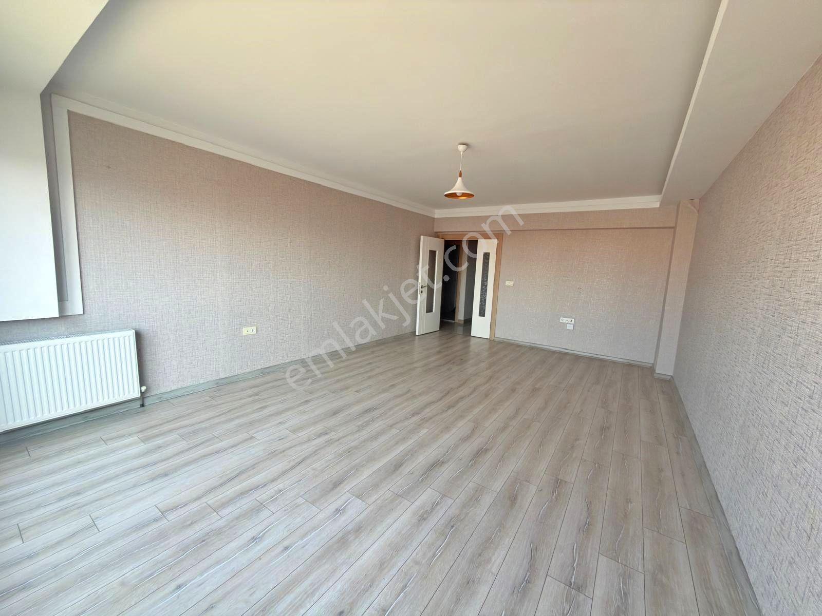 **yıldız'dan 7/24 Güvenlikli Sitede Merkezde Çift Balkon 3.5+1* - Görsel 18