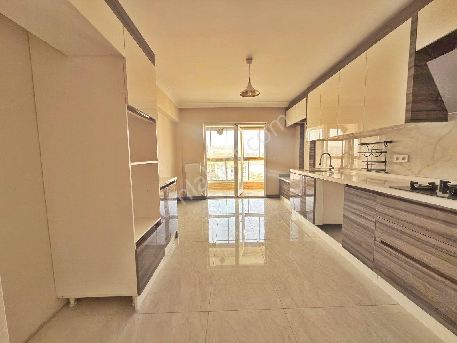 **yıldız'dan 7/24 Güvenlikli Sitede Merkezde Çift Balkon 3.5+1* - Görsel 5