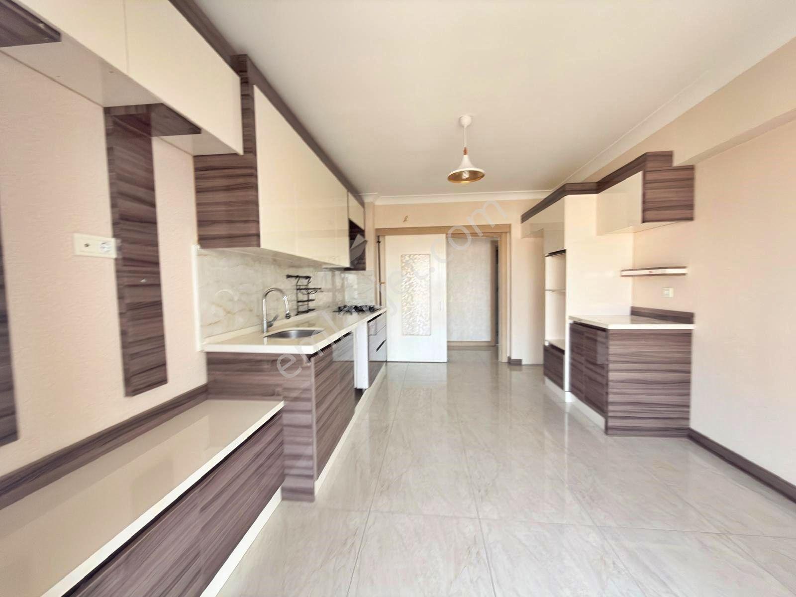 **yıldız'dan 7/24 Güvenlikli Sitede Merkezde Çift Balkon 3.5+1* - Görsel 4