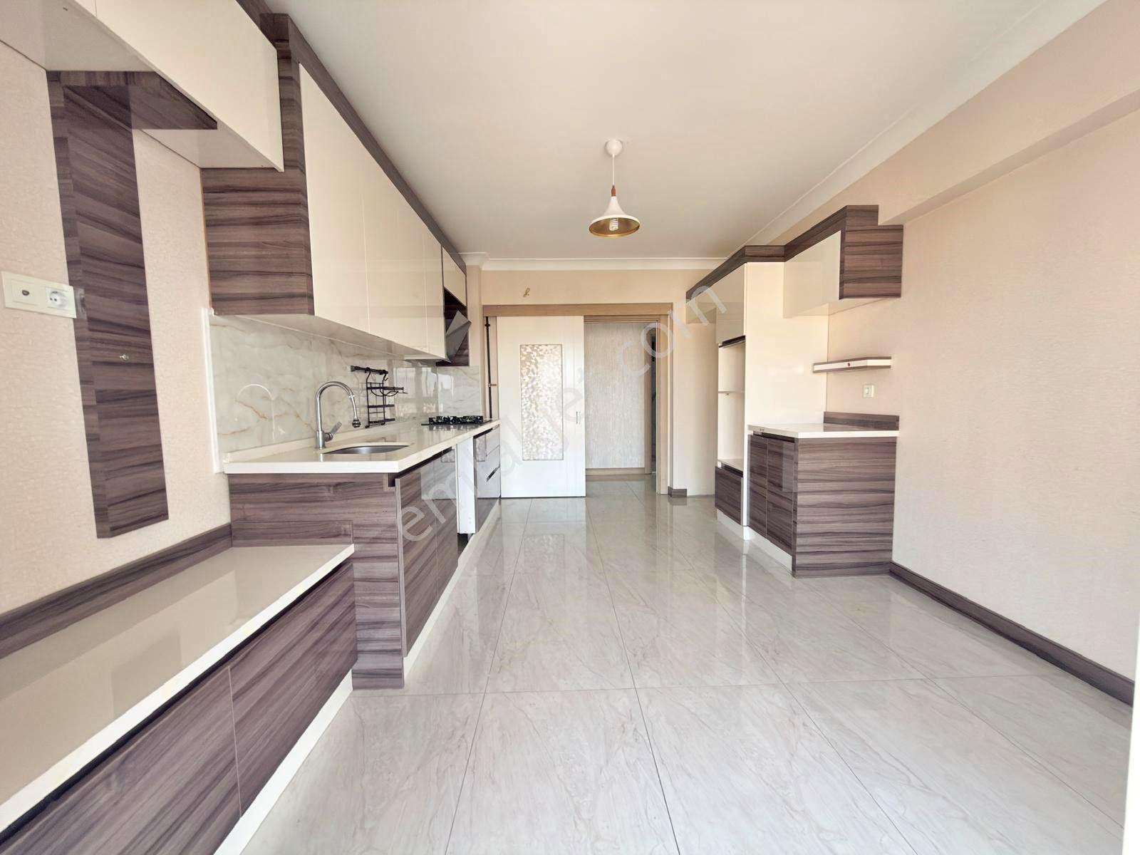**yıldız'dan 7/24 Güvenlikli Sitede Merkezde Çift Balkon 3.5+1* - Görsel 7