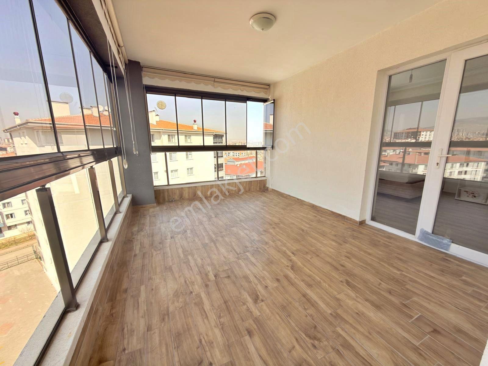 **yıldız'dan 7/24 Güvenlikli Sitede Merkezde Çift Balkon 3.5+1* - Görsel 9