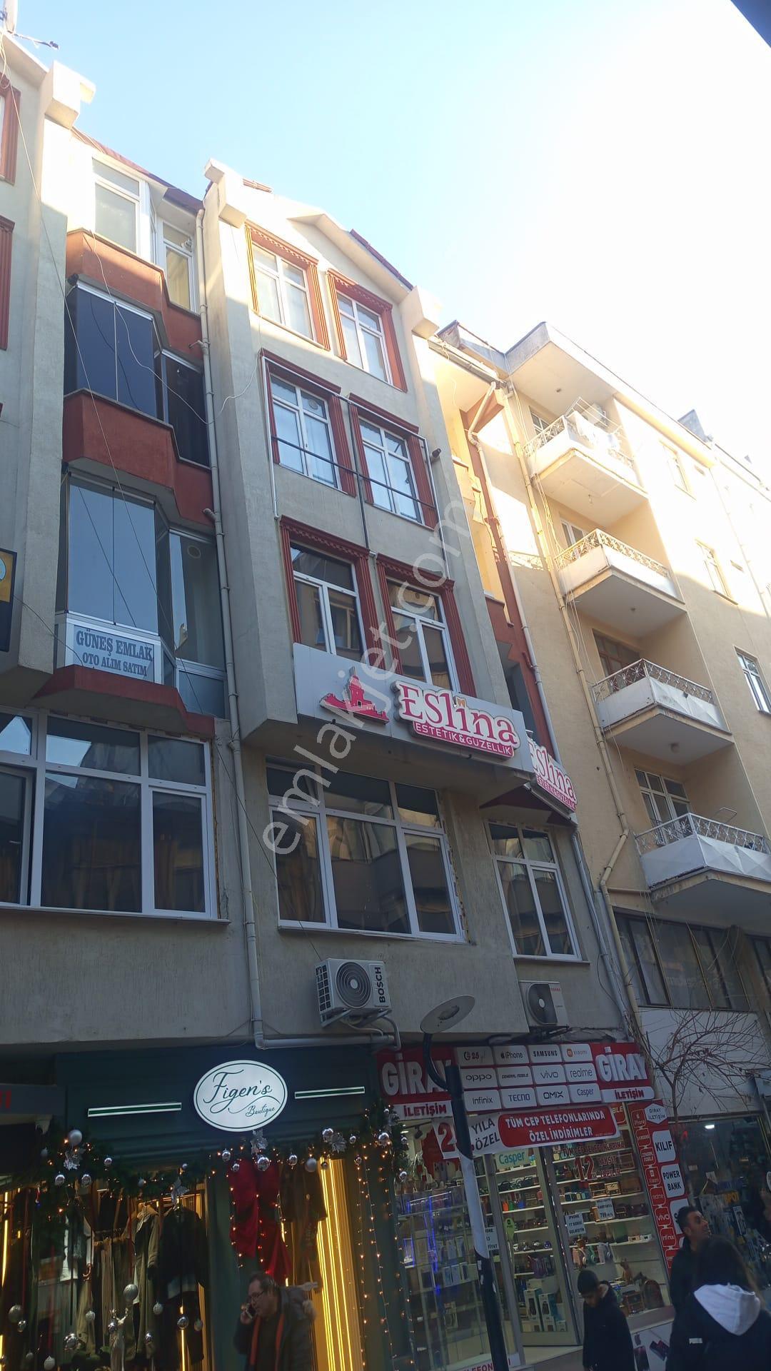 Neron Gayrimenkul'den Çarşının Göbeğinde Kiralık Ofis Veya Daire - Görsel 4