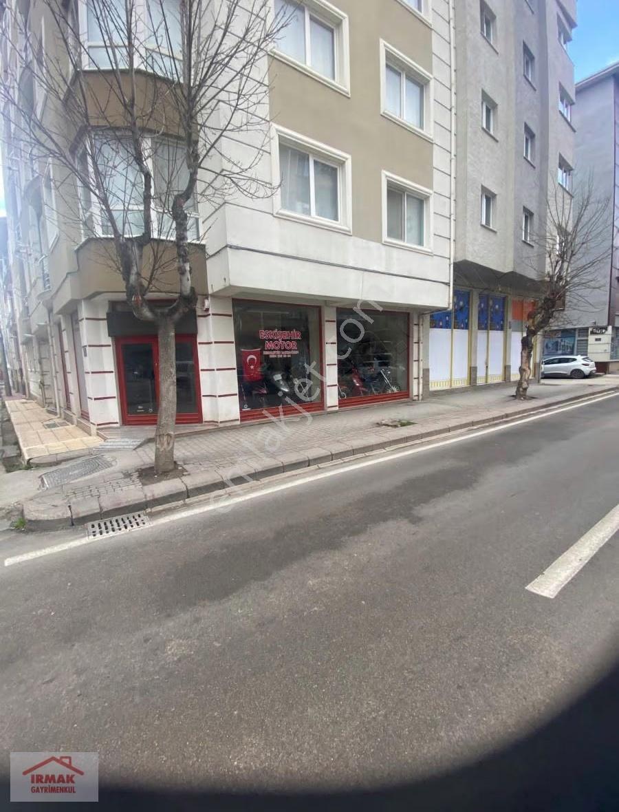 Basın Şehitleri Cad 100m2 +100 M2 Satılık Köşe Dükkan - Görsel 6