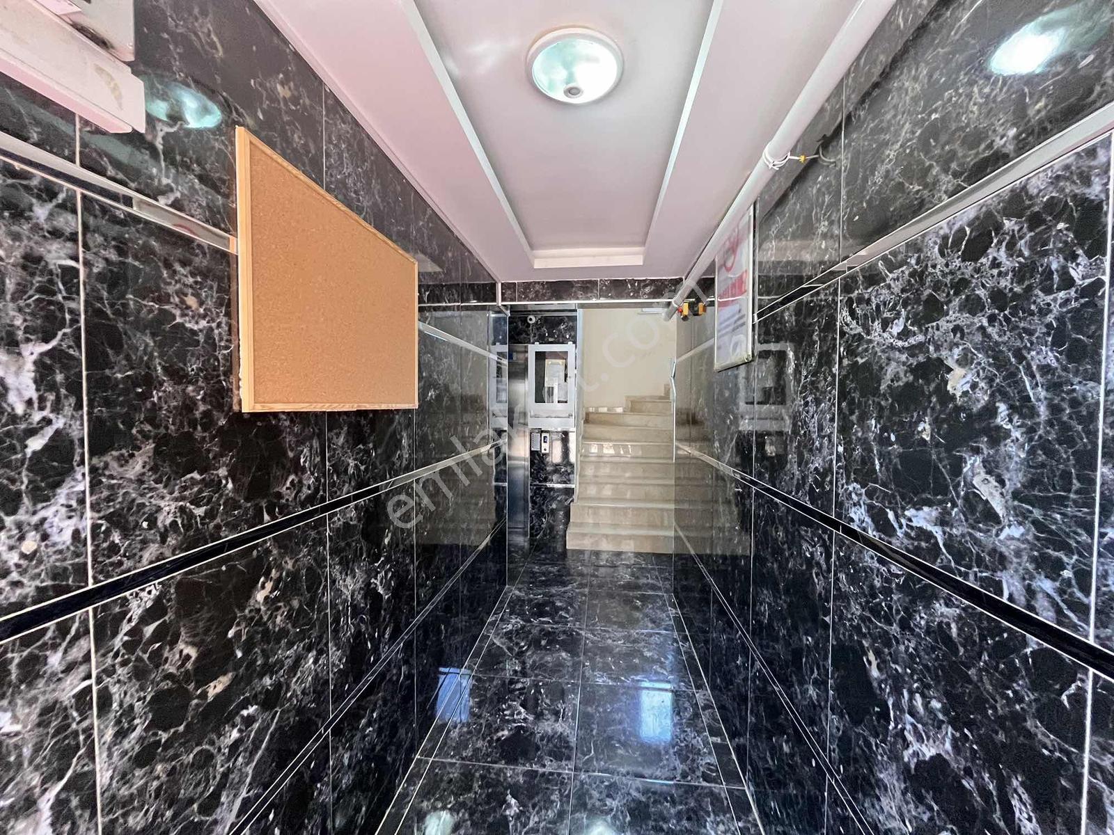 Habıbler Mah Ana Cadde Dibi Site İçi Geniş Yüksek Giriş - Görsel 2